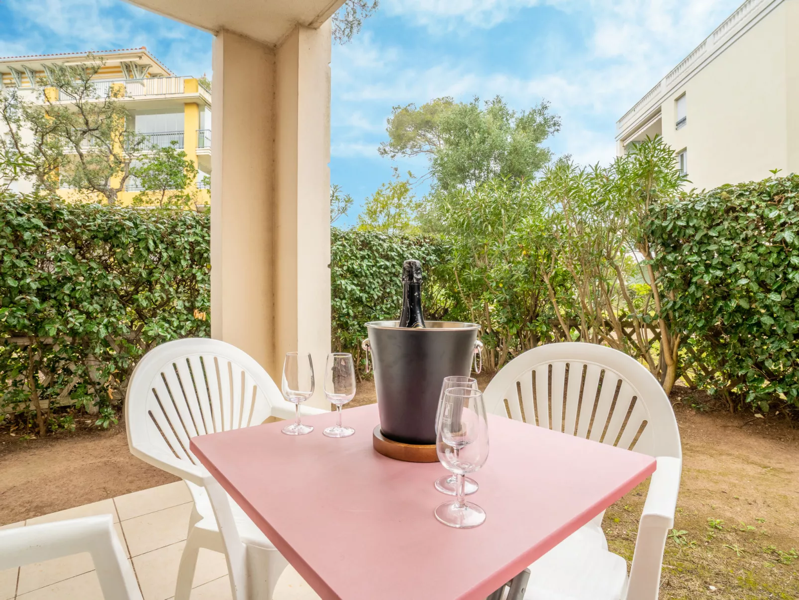 Le Grand Parc-Outside