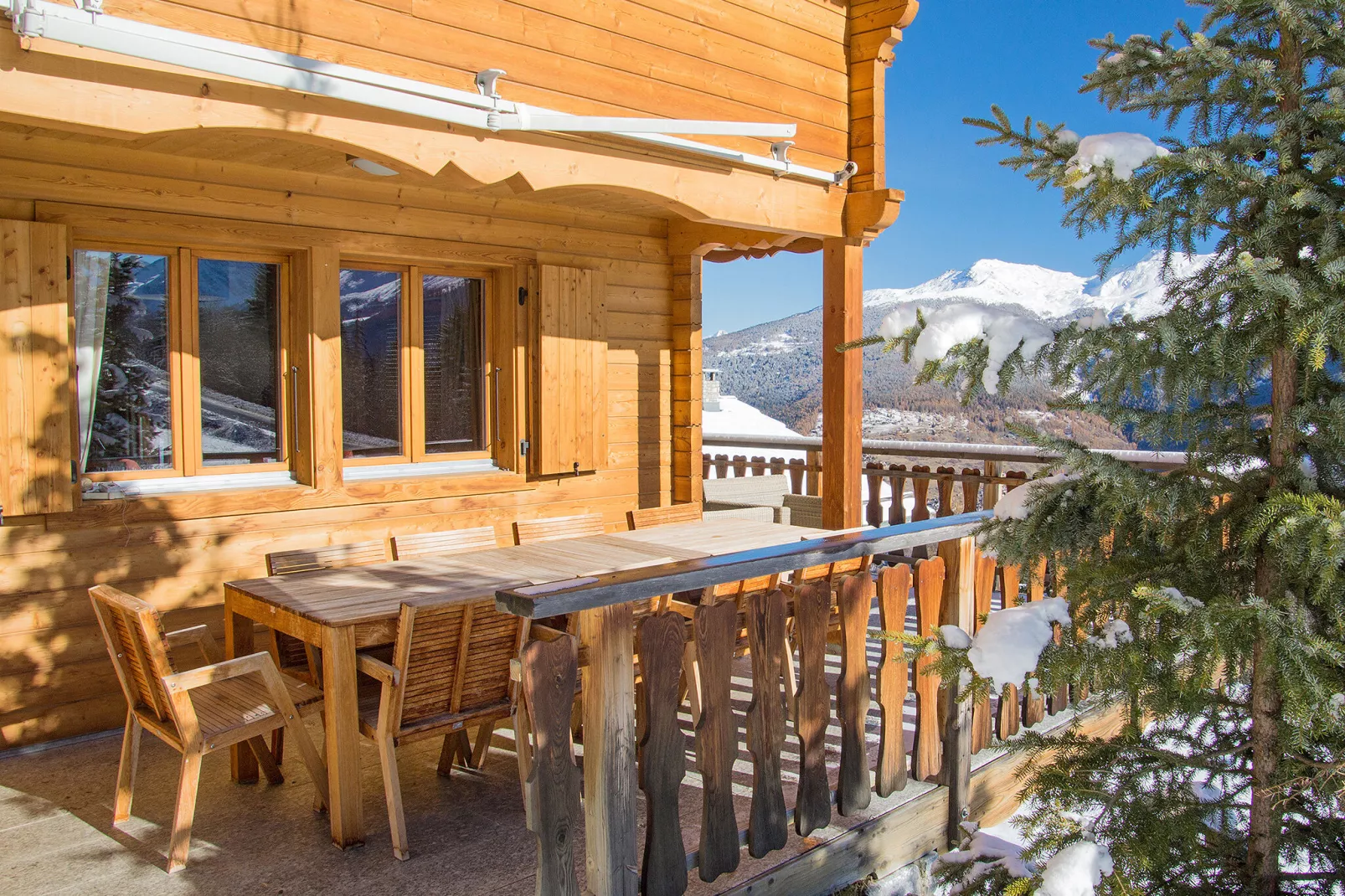 Chalet Teychenne Mungo-Terrace balcony