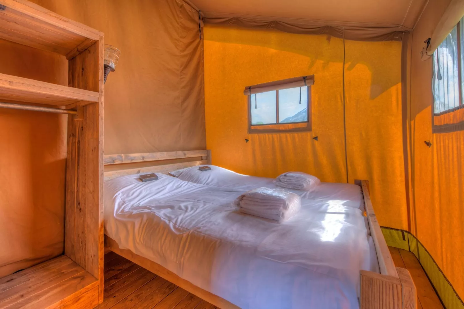 Vakantiepark de Katjeskelder 19-Bedroom