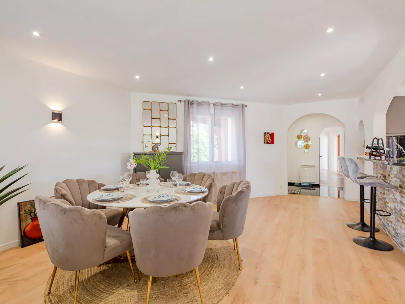 Villa Adie-Inside