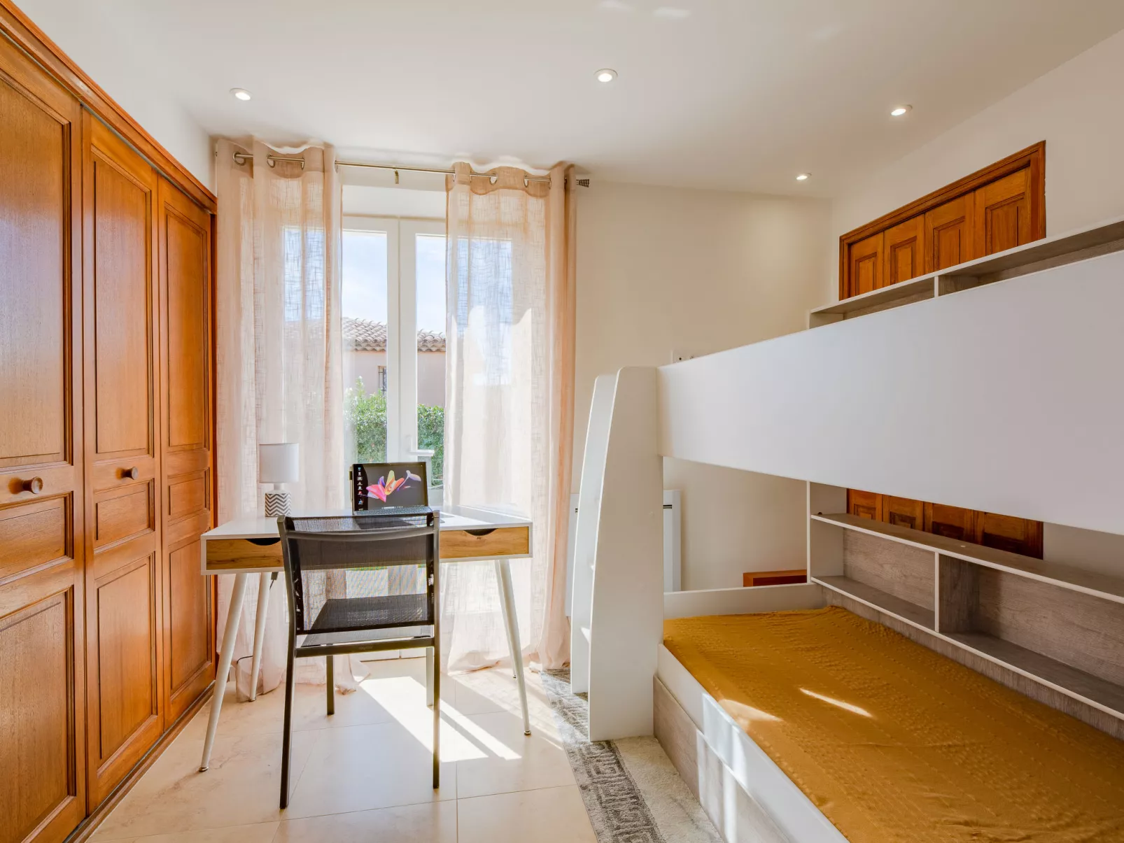 Villa Adie-Inside