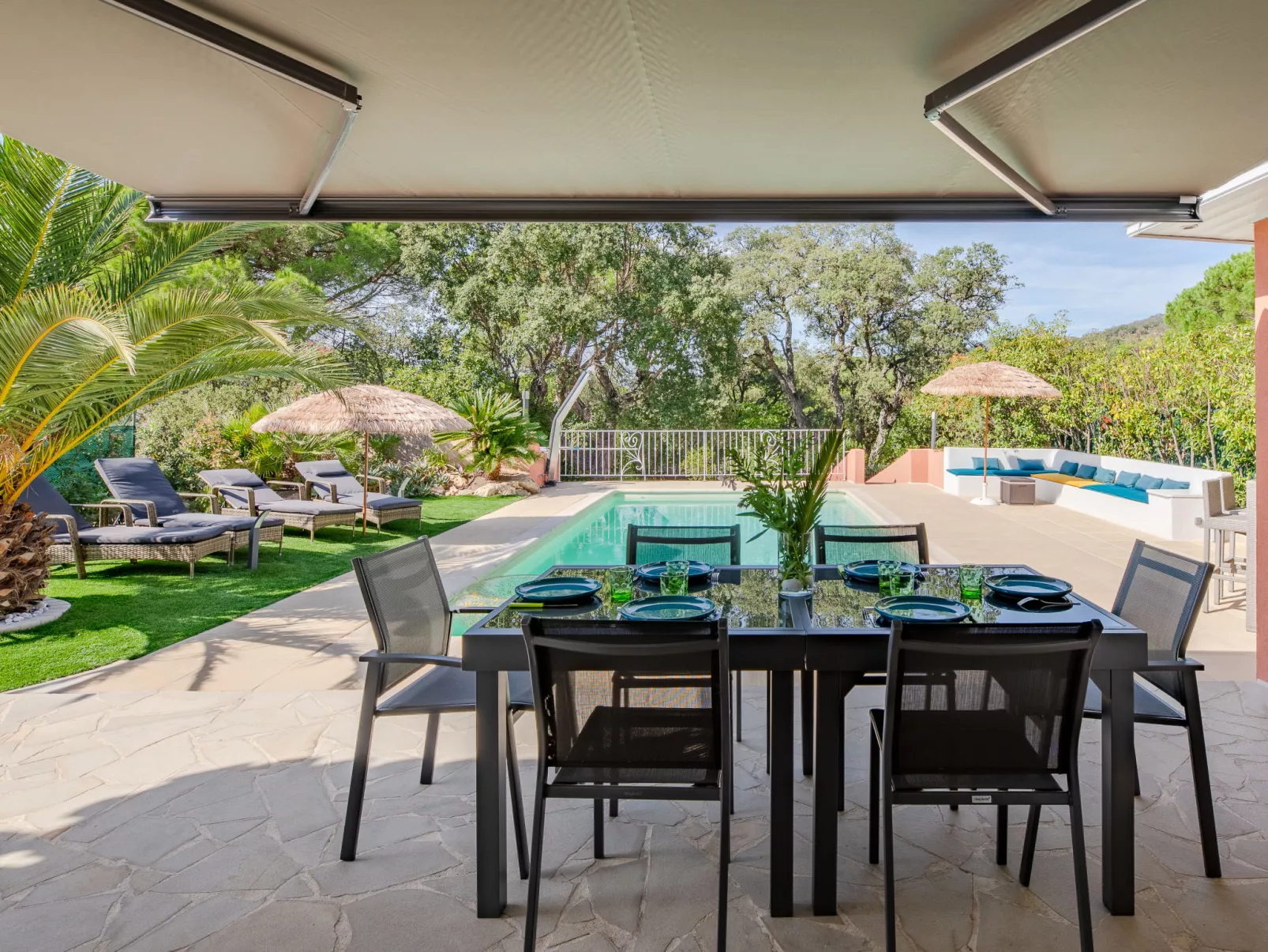 Villa Adie-Outside