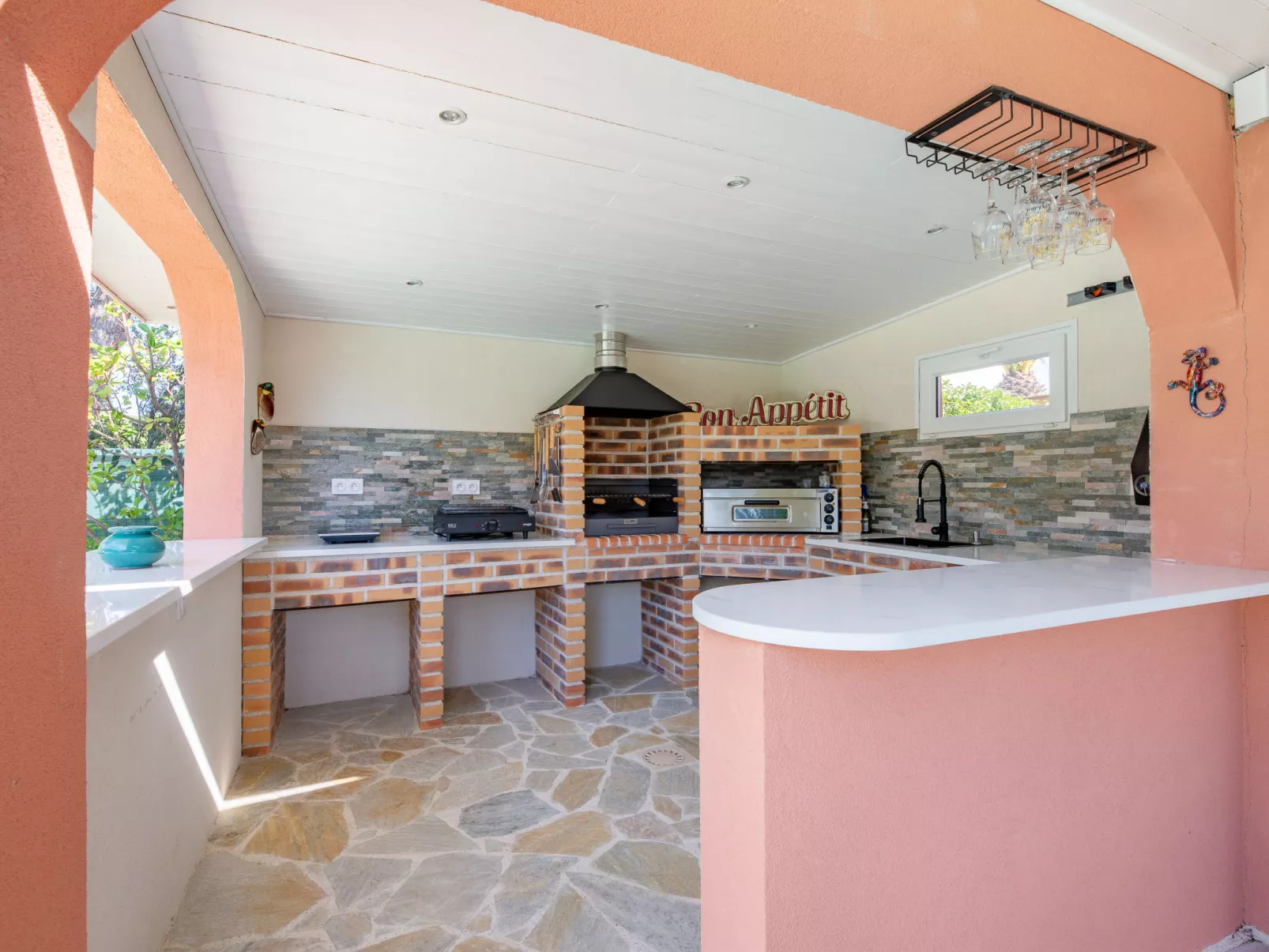Villa Adie-Outside