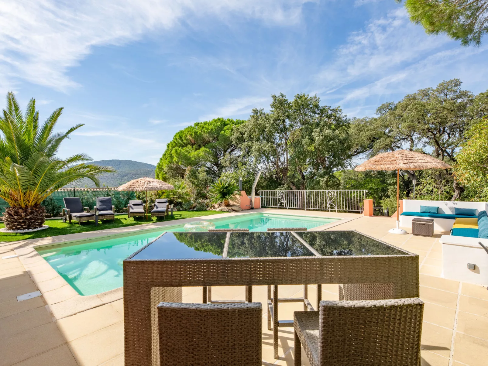 Villa Adie-Outside