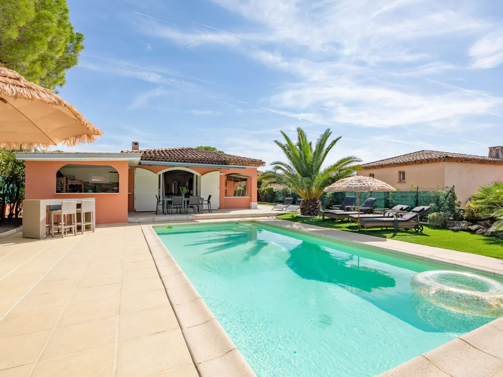 Villa Adie-Outside