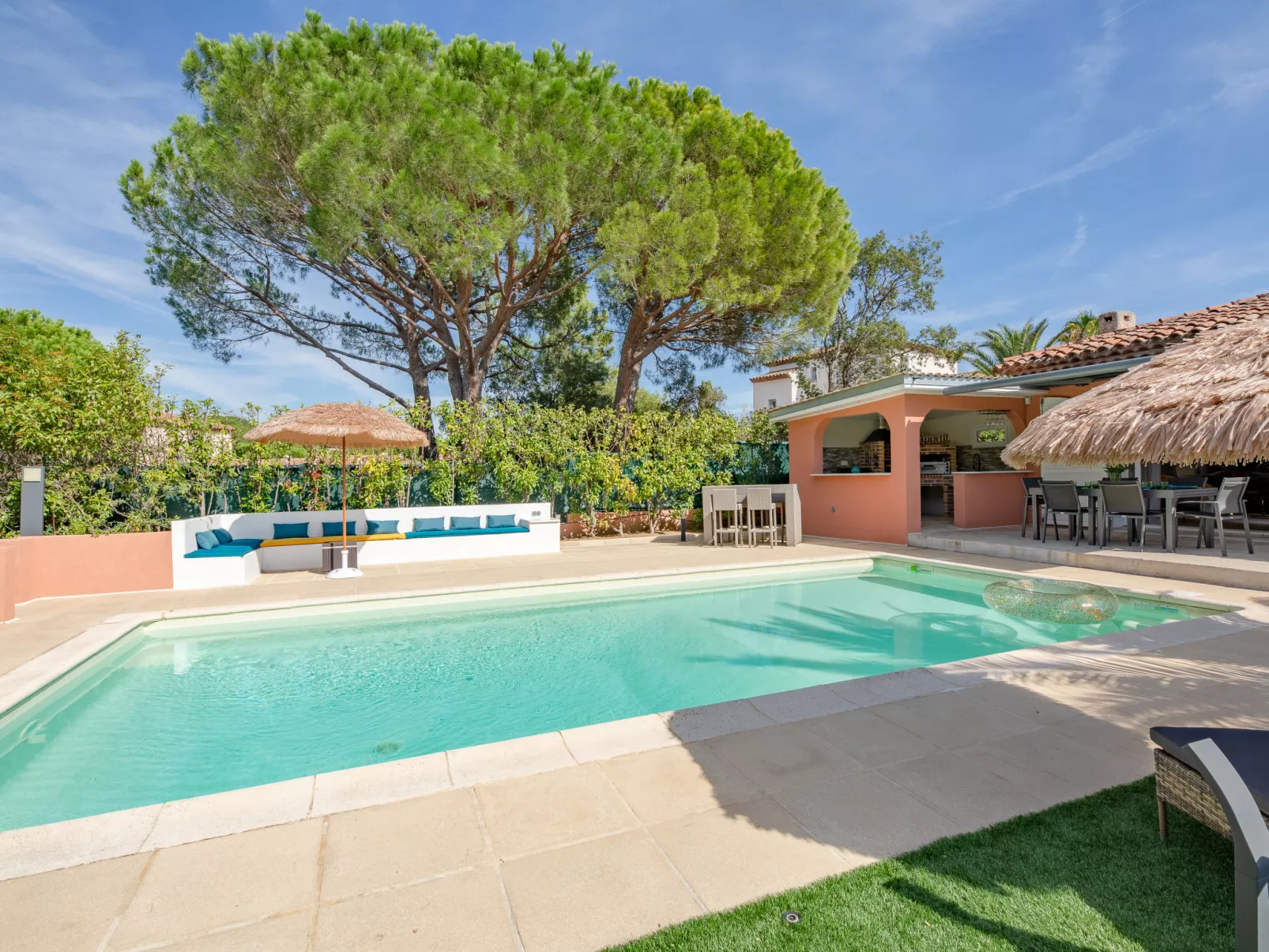 Villa Adie-Outside