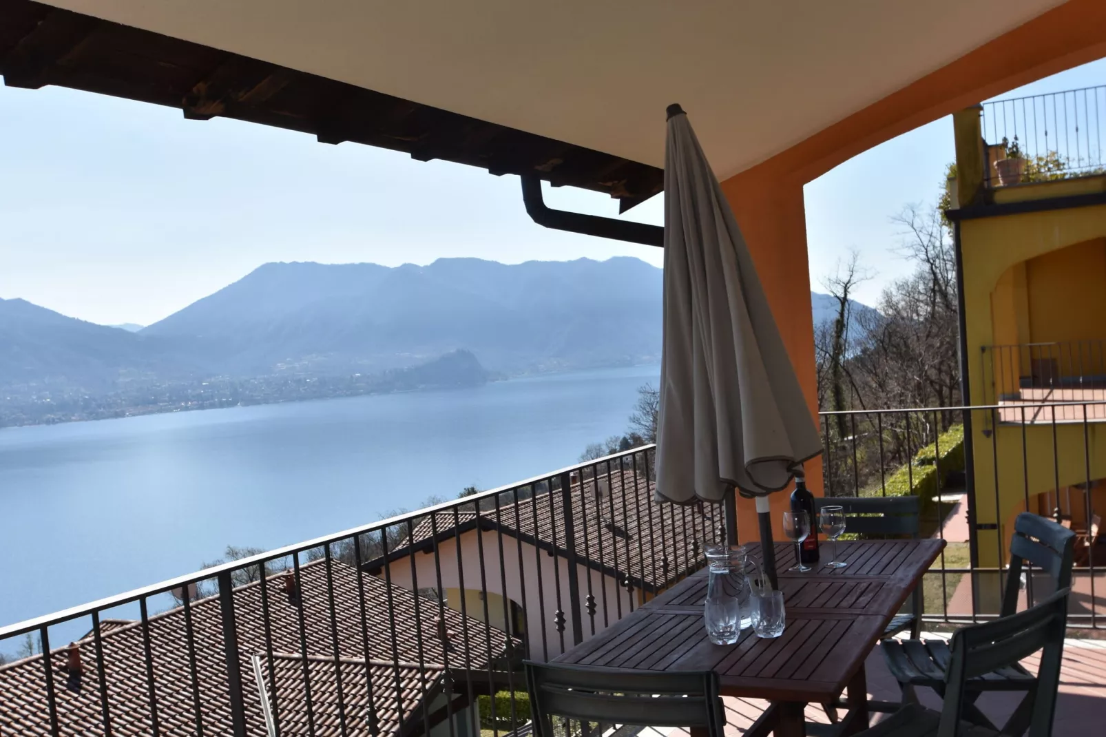 Vigneto D18-Terrace balcony