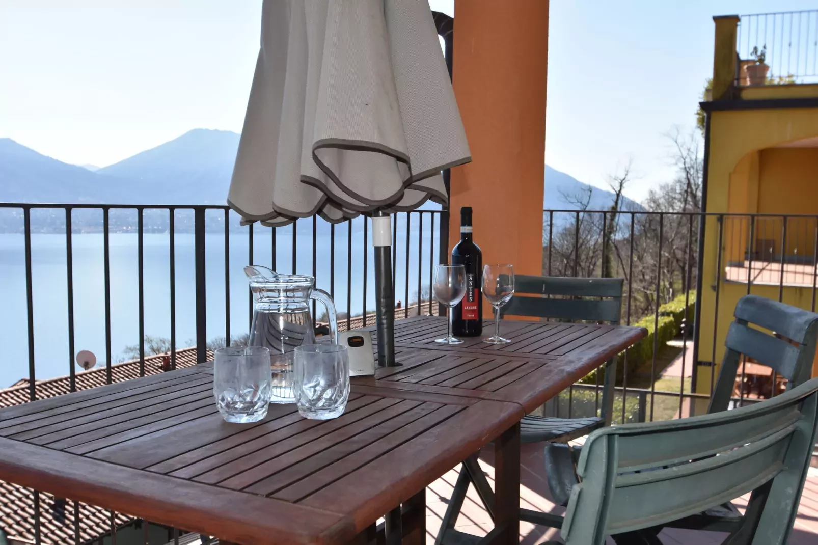 Vigneto D18-Terrace balcony