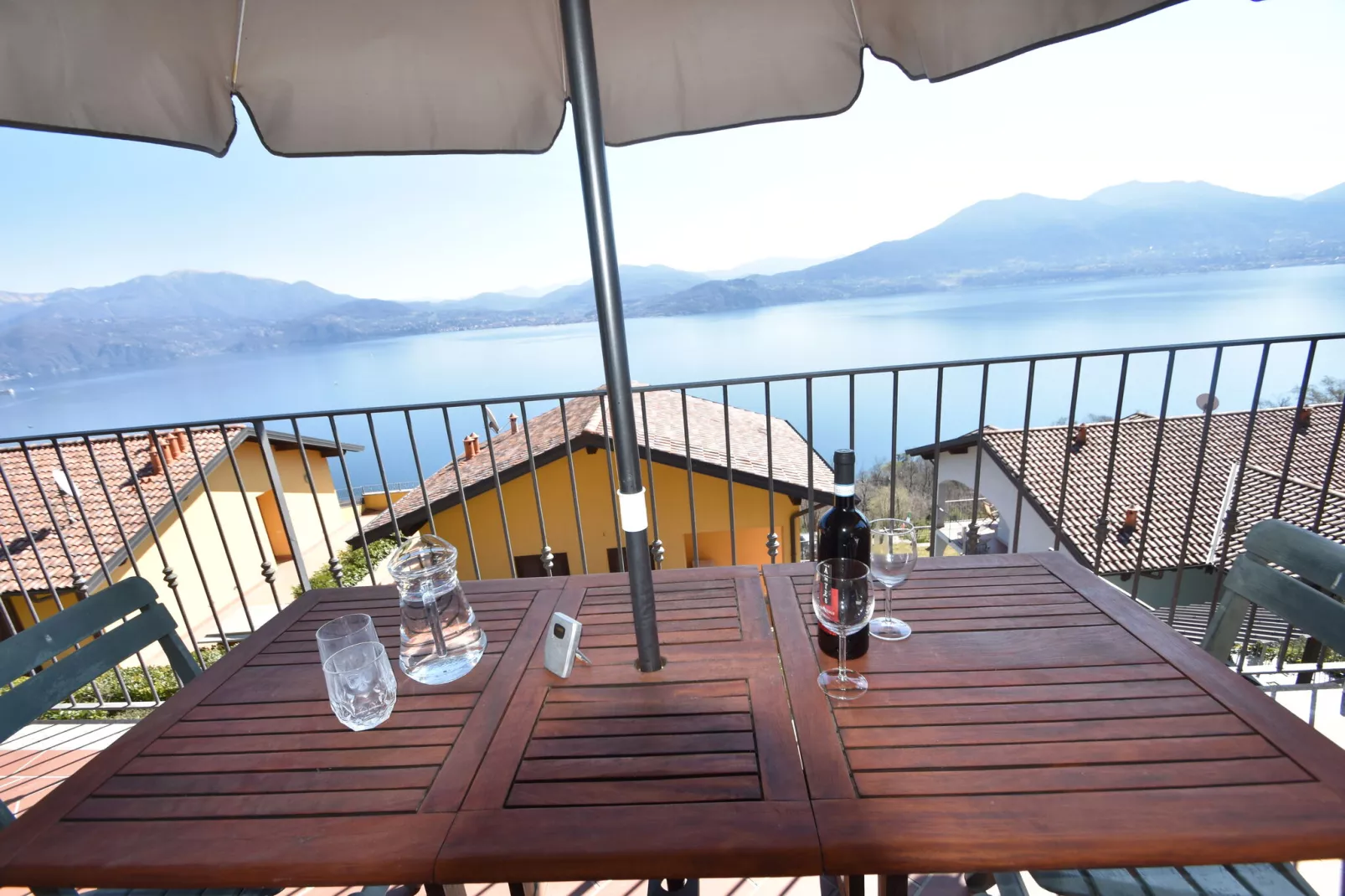 Vigneto D18-Terrace balcony