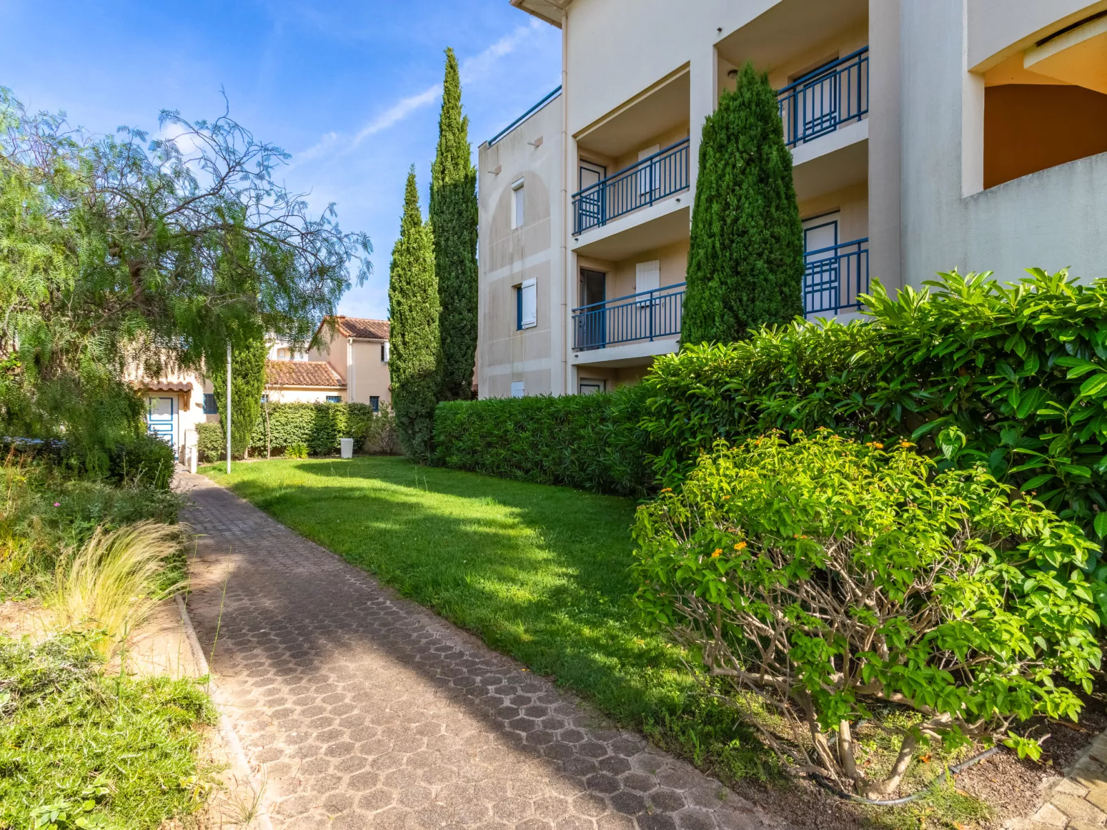 Le Domaine d'Azur-Outside