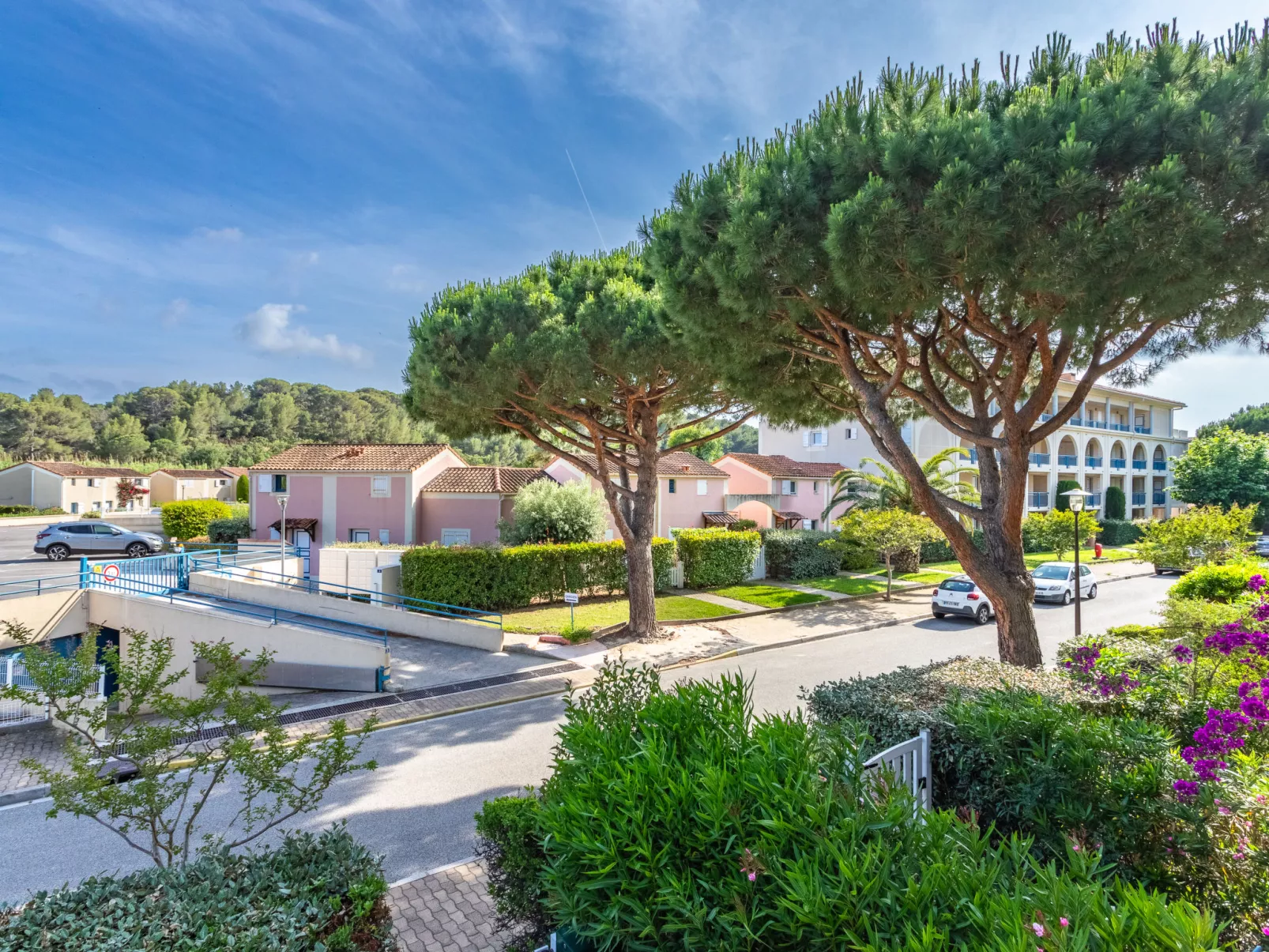 Le Domaine d'Azur-Outside