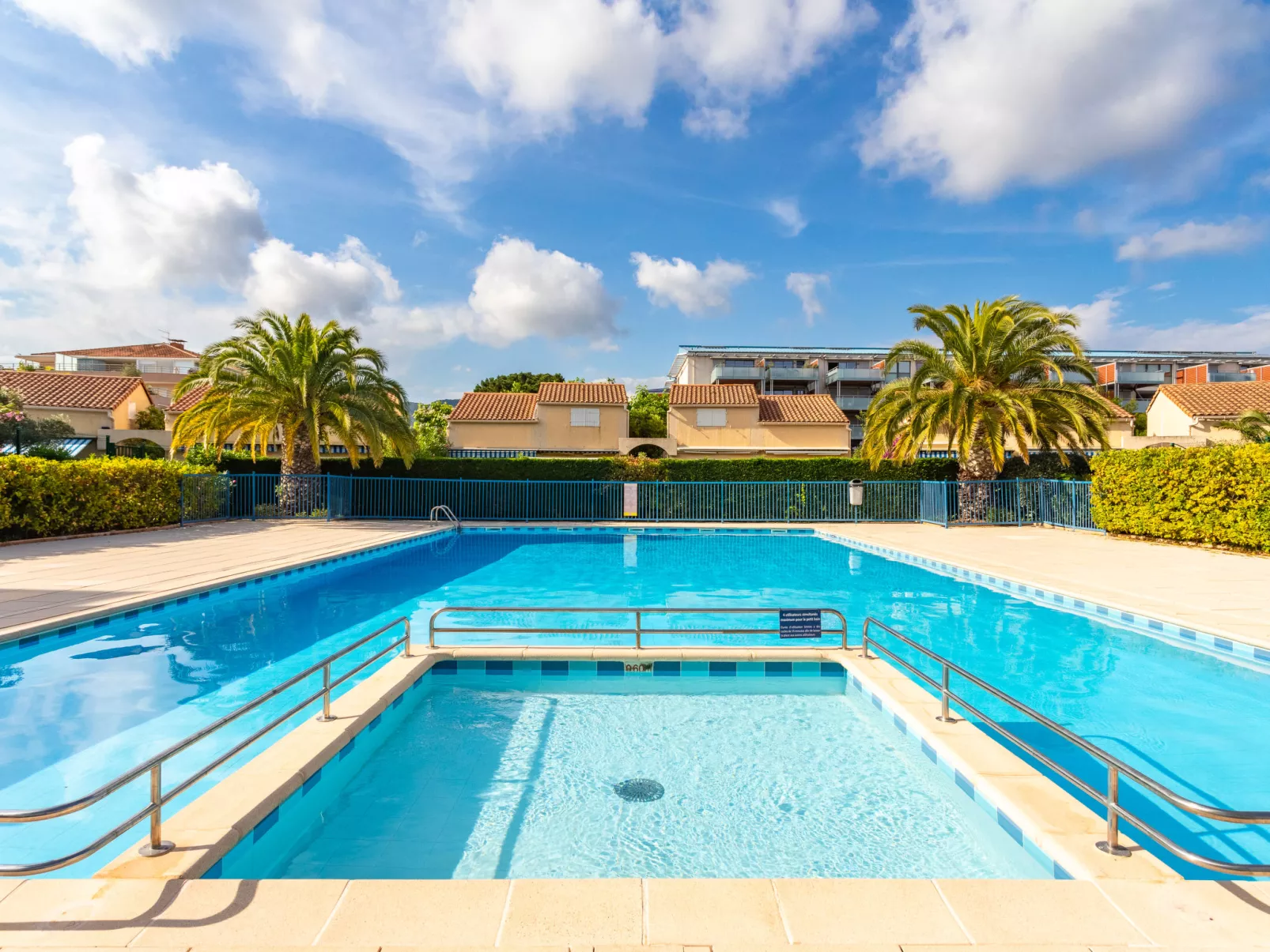 Le Domaine d'Azur-Outside