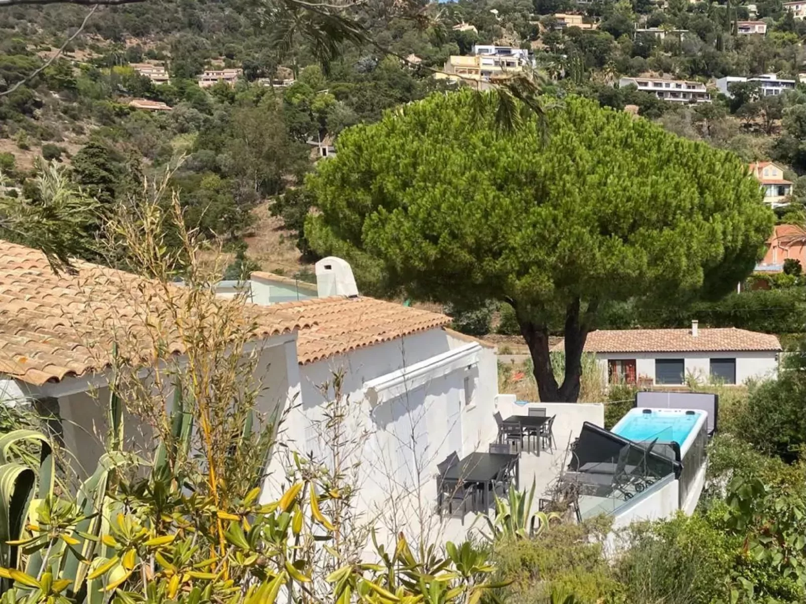 Villa Vallon d'Aiguebelle-Outside