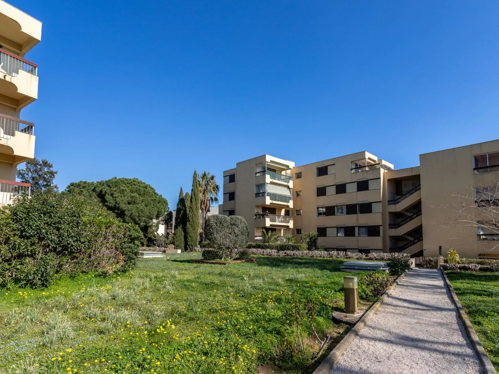 Parcs du Lavandou-Outside