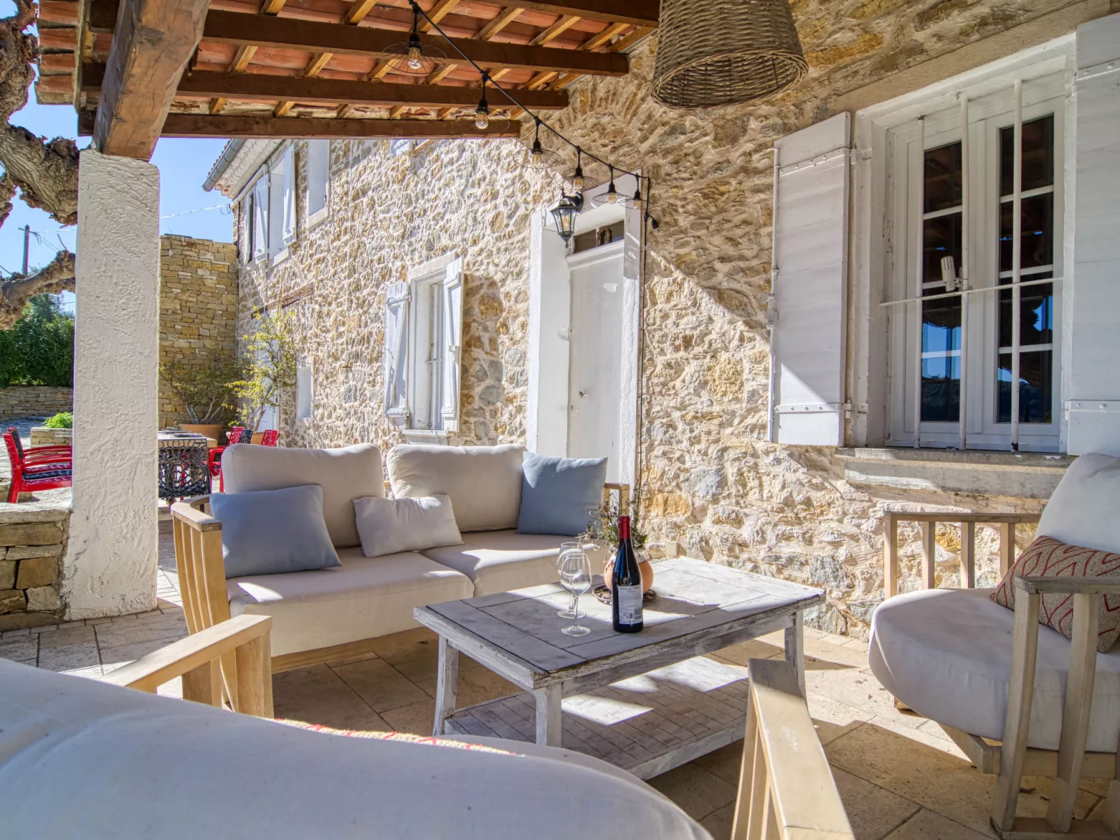 La Bastide de Magdeleine-Outside
