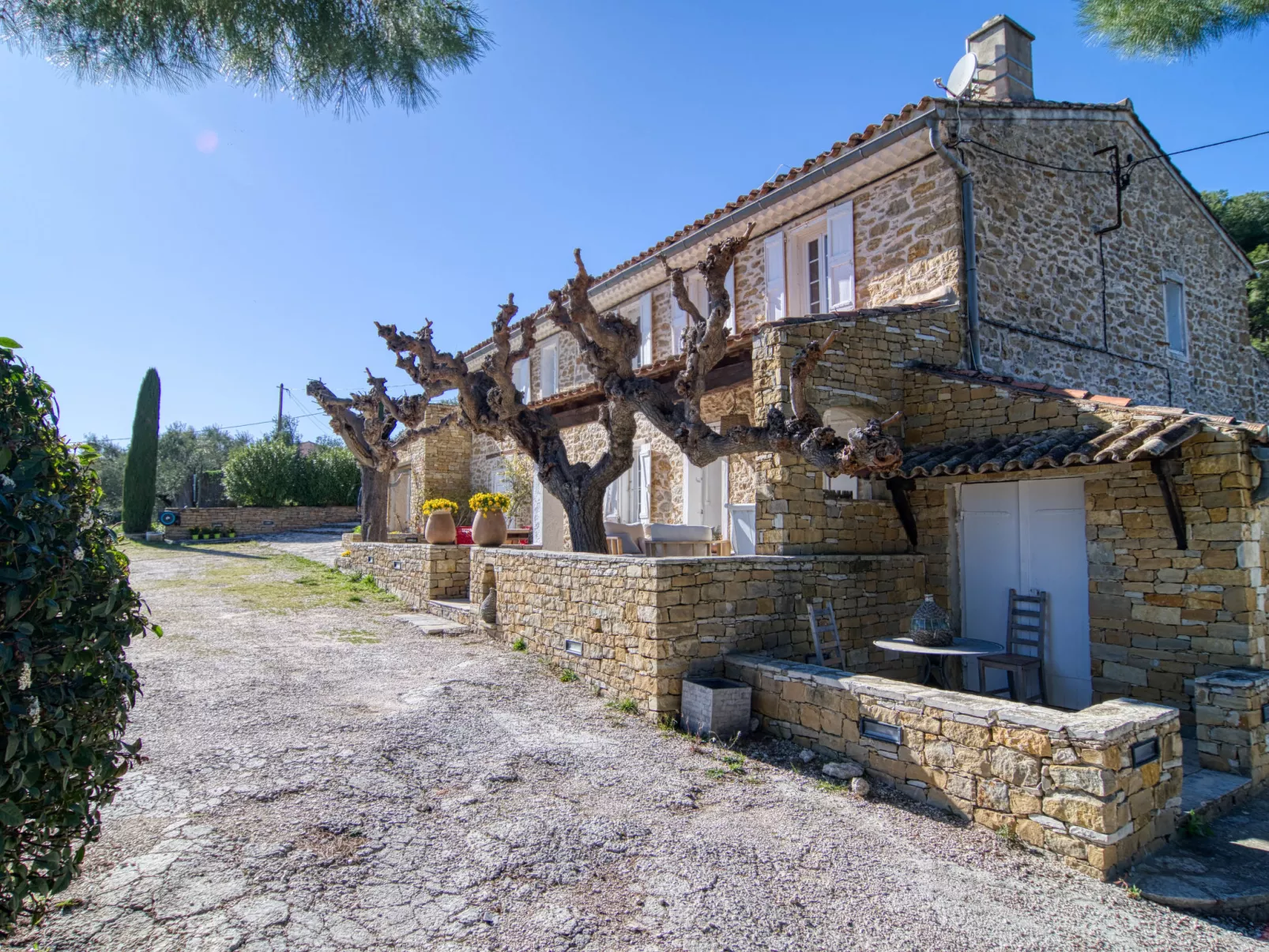 La Bastide de Magdeleine-Outside