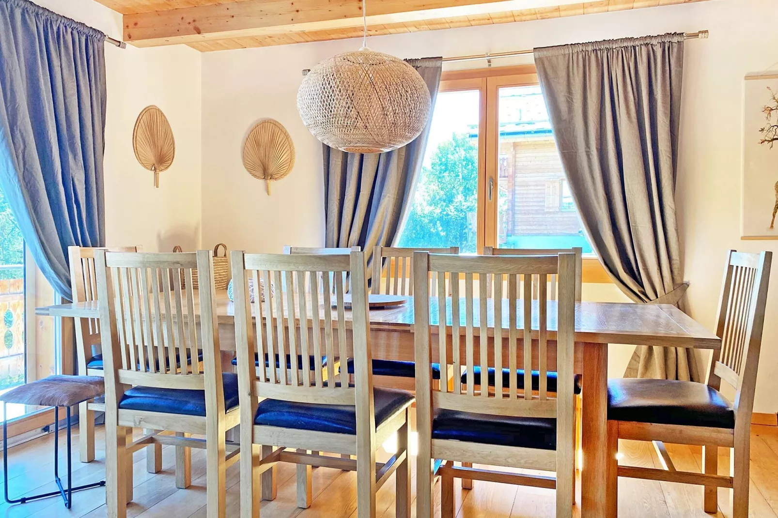 Marguerite-Dining room