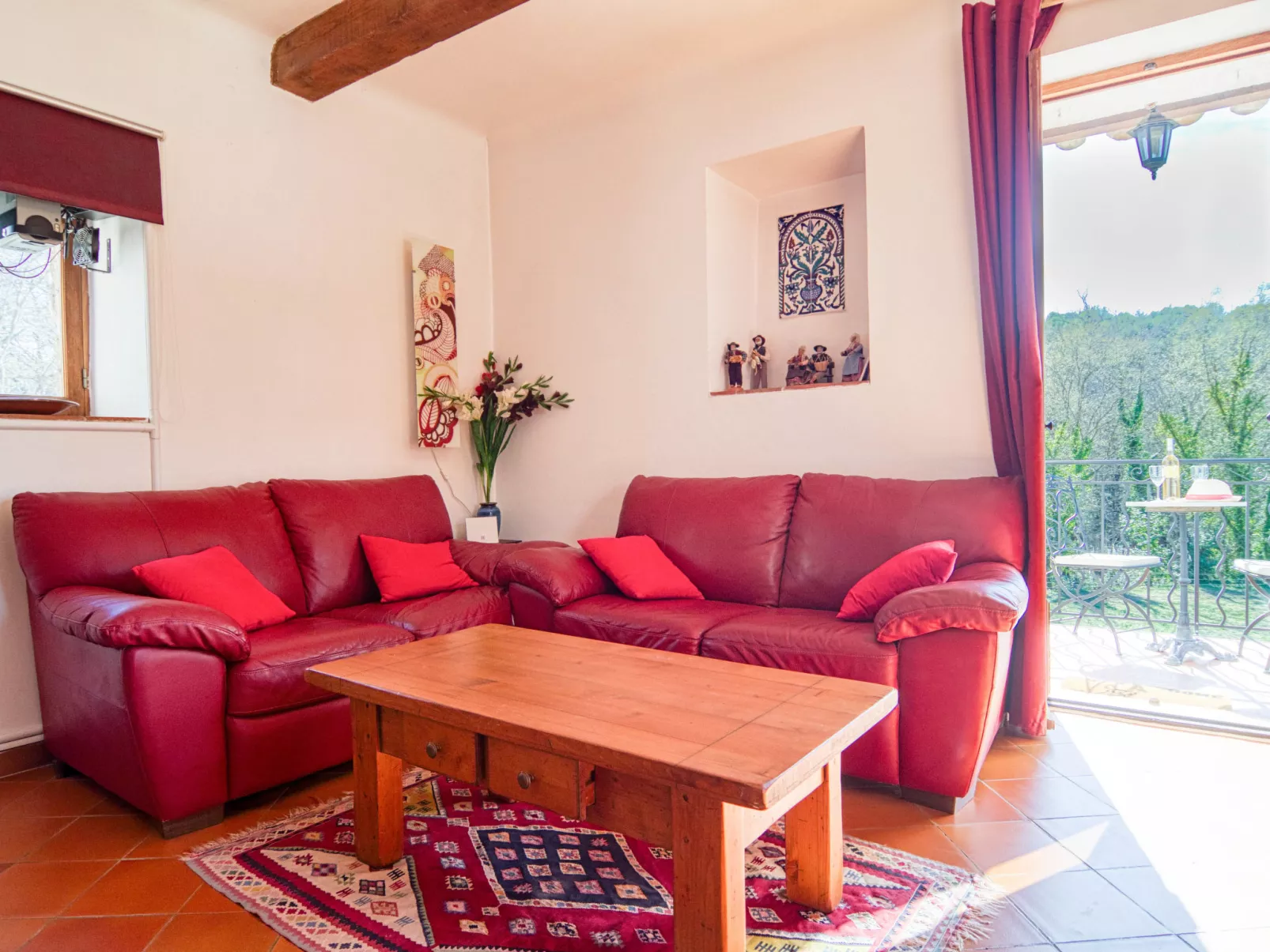 La maison aux volets bleus-Dedans