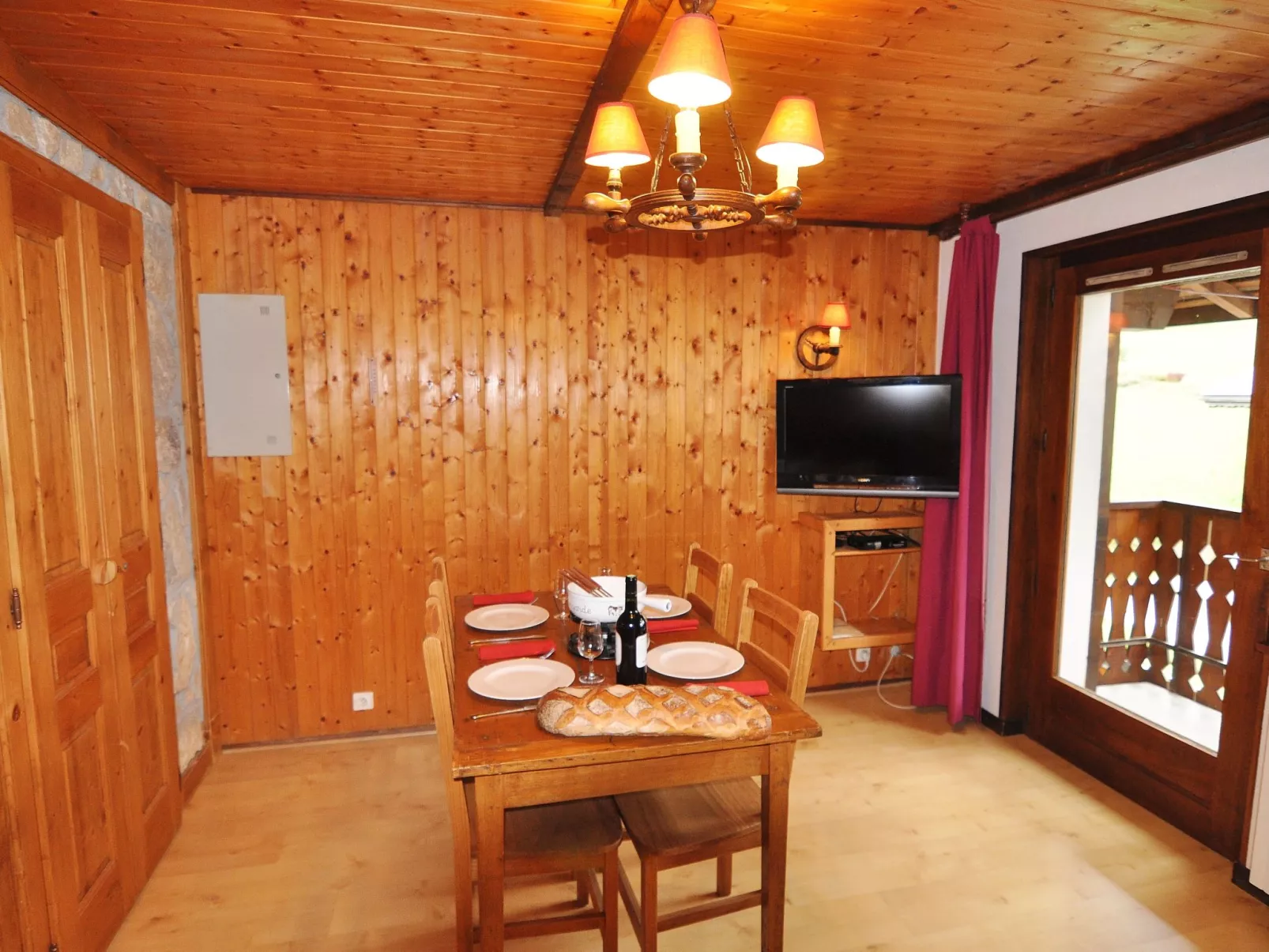 Le Morclan / Apt Nr 4-Dedans