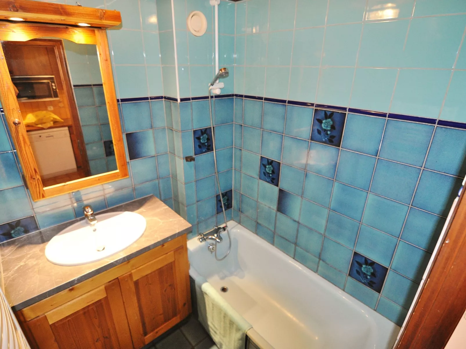 Le Morclan / Apt Nr 4-Dedans