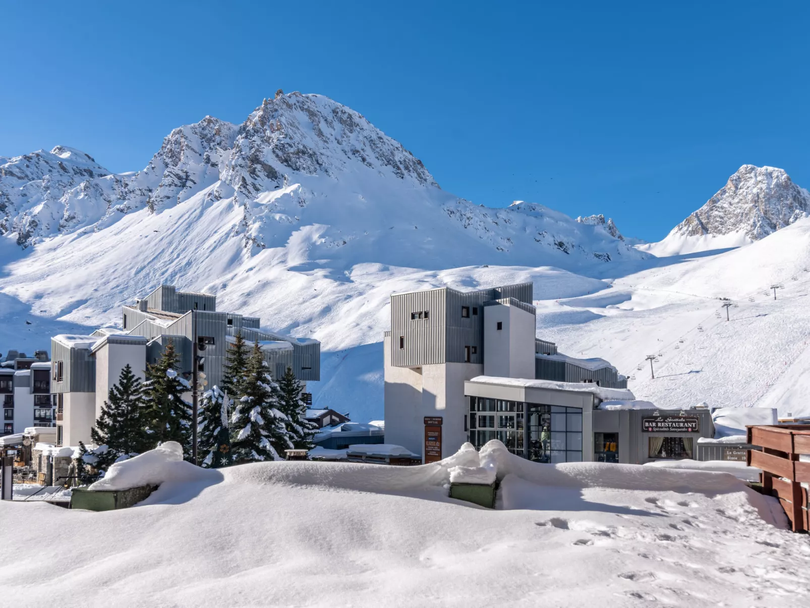 Le Curling A (Val Claret)-Outside