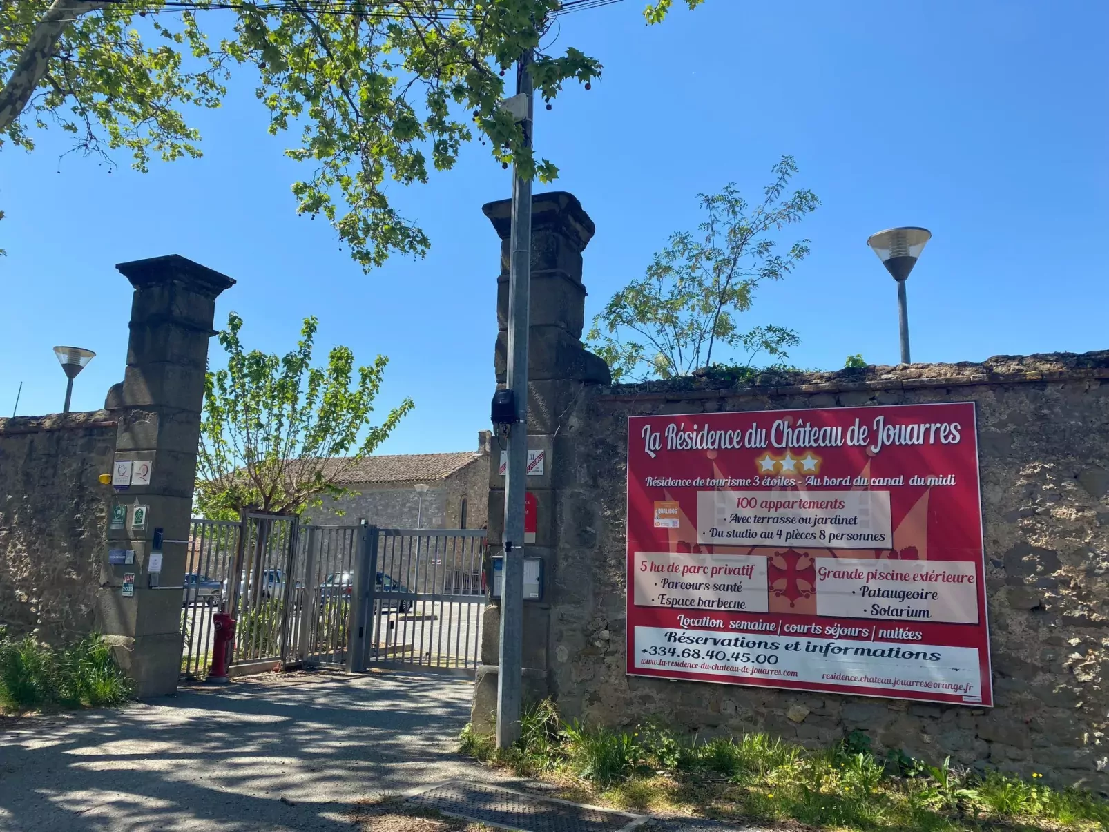 Château de Jouarres-Outside