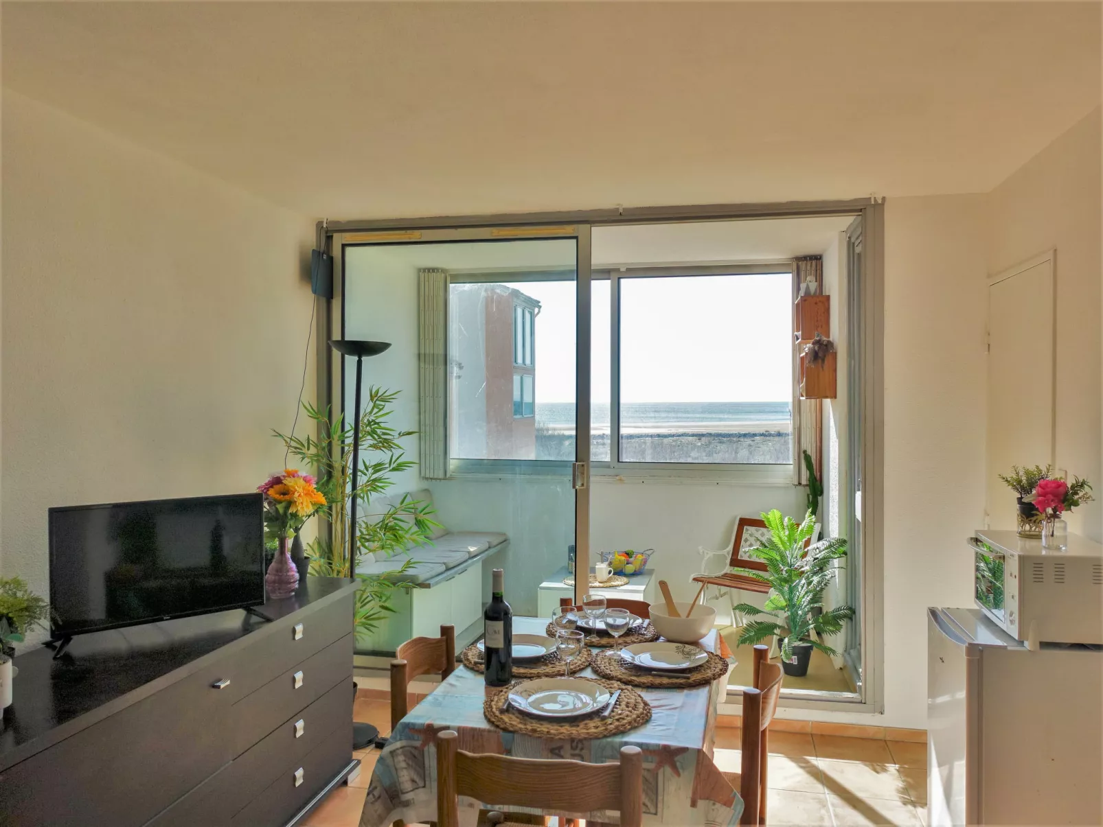 Les Balcons de la Méditerranée-Inside