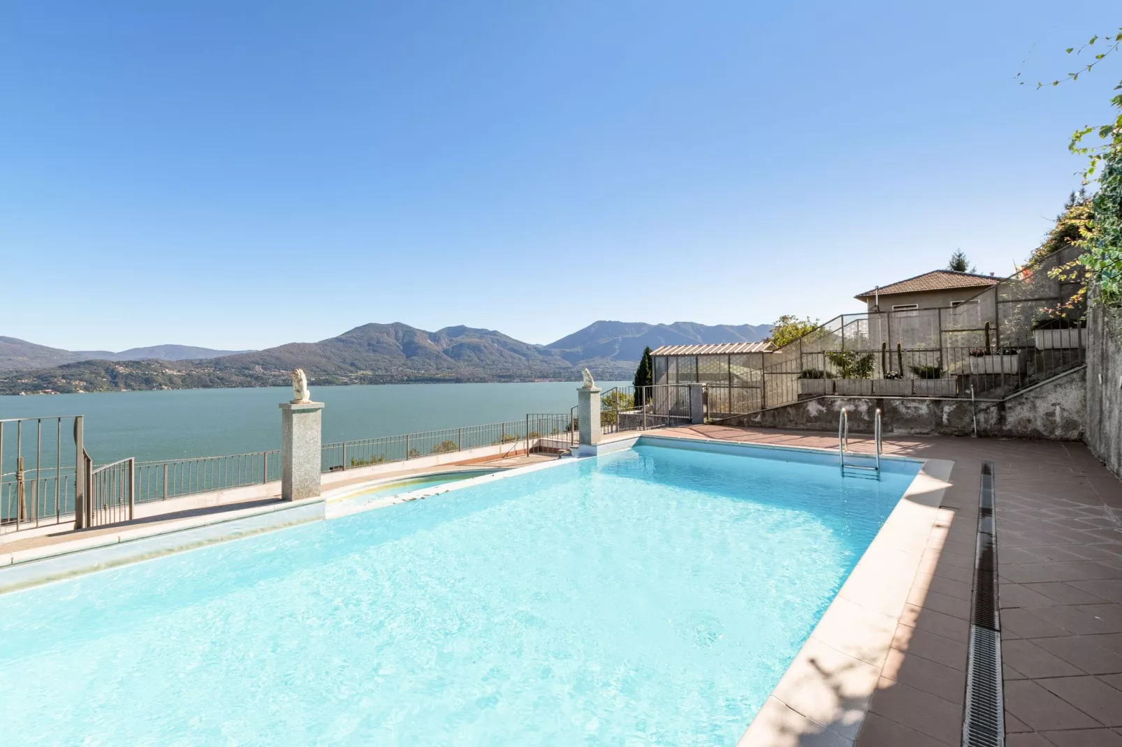 Vigna Trilo Quattro piu Due-Pool