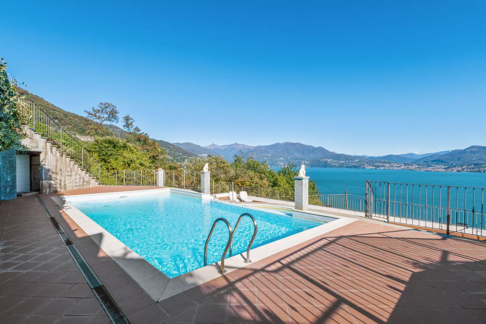 Vigna Trilo Quattro piu Due-Pool