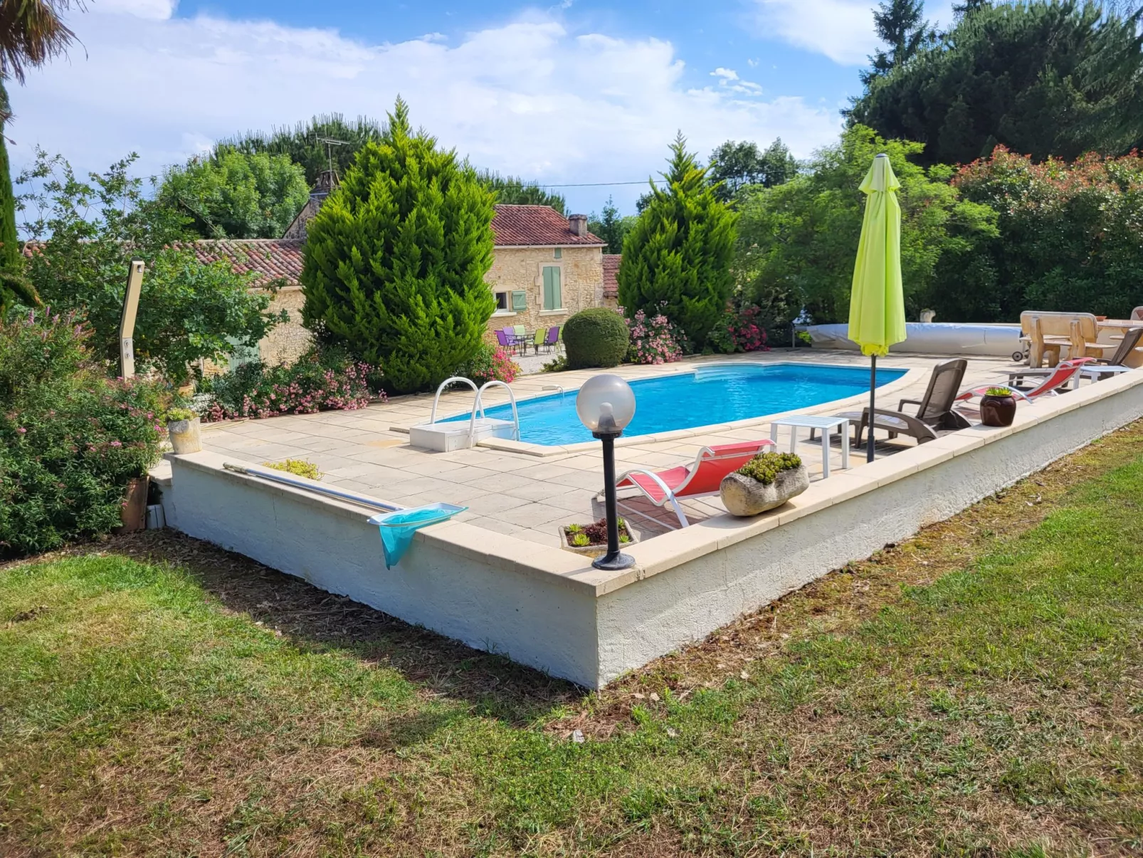 Le Coustal-Outside