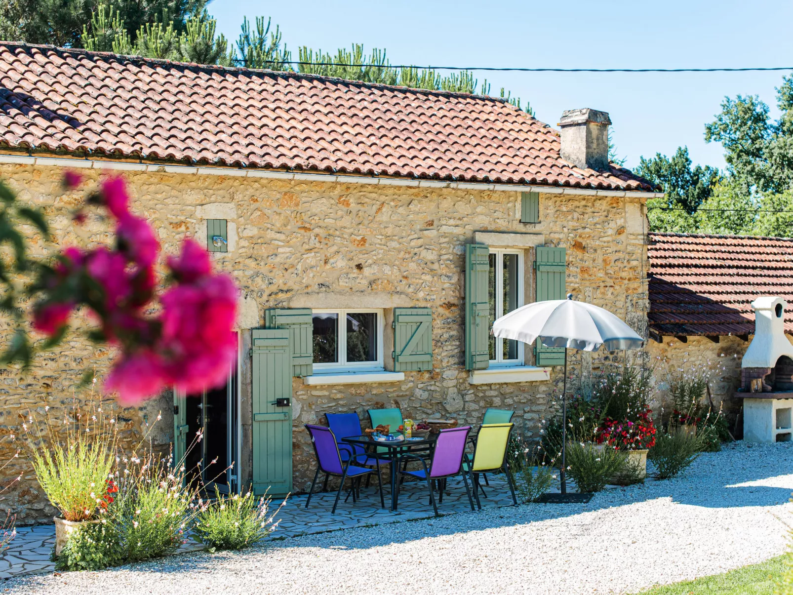 Le Coustal-Outside