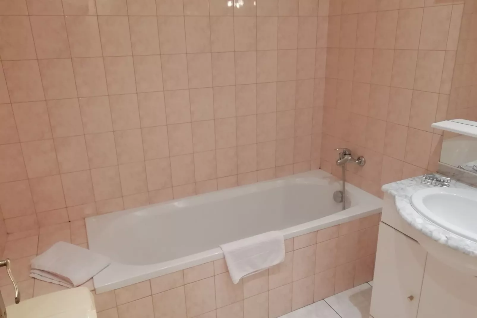 Gîte 9-Bathroom