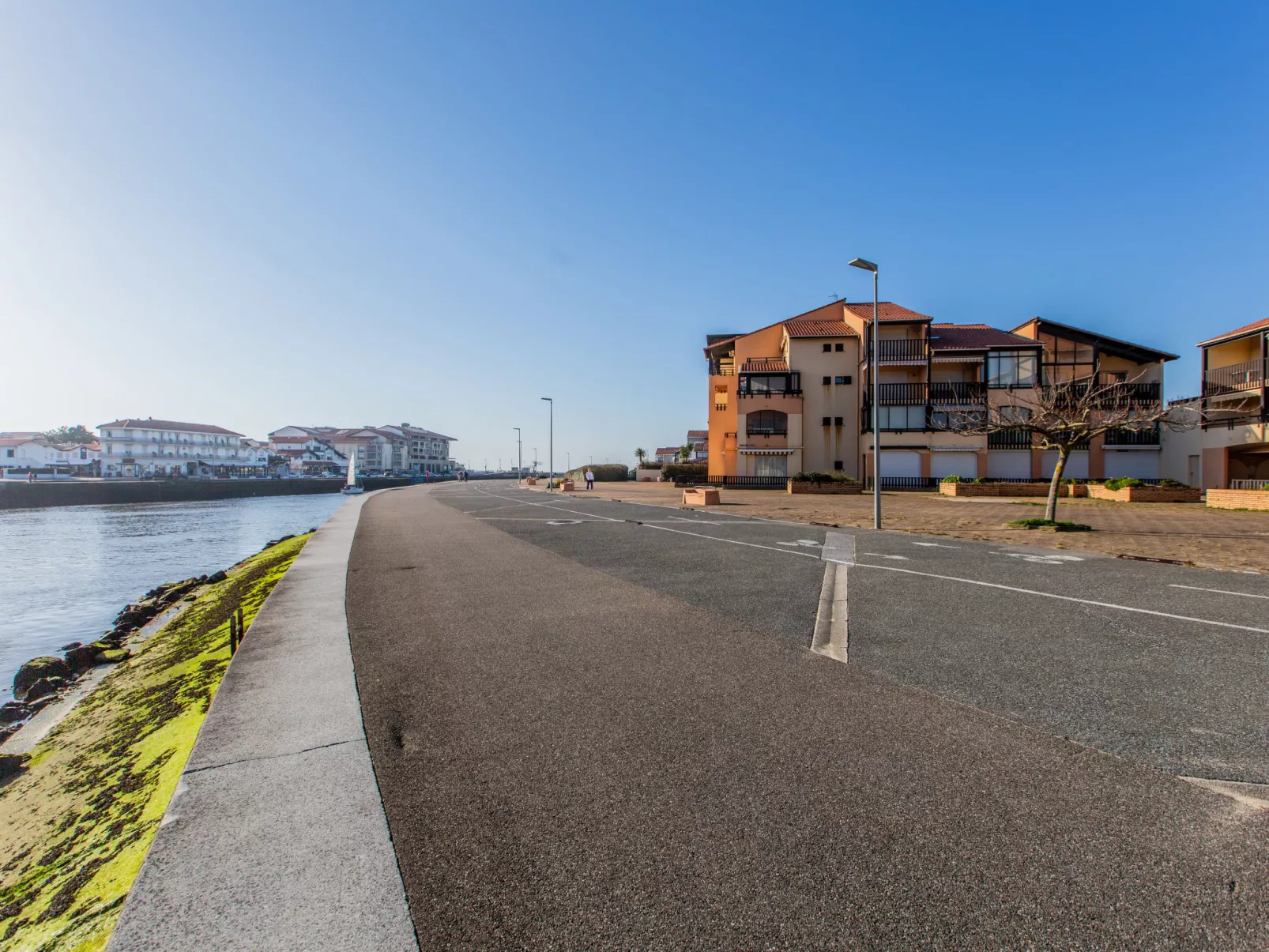 Les Terrasses Notre Dame du Port-Outside
