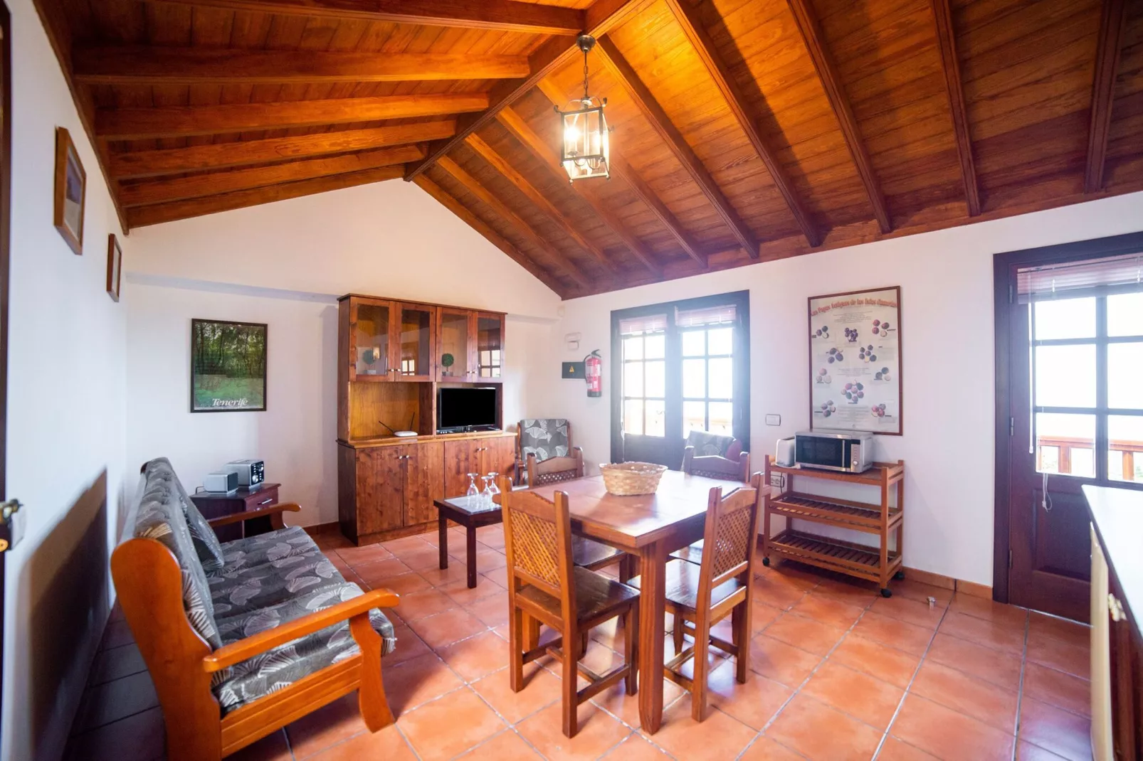 La Bodega-Living room