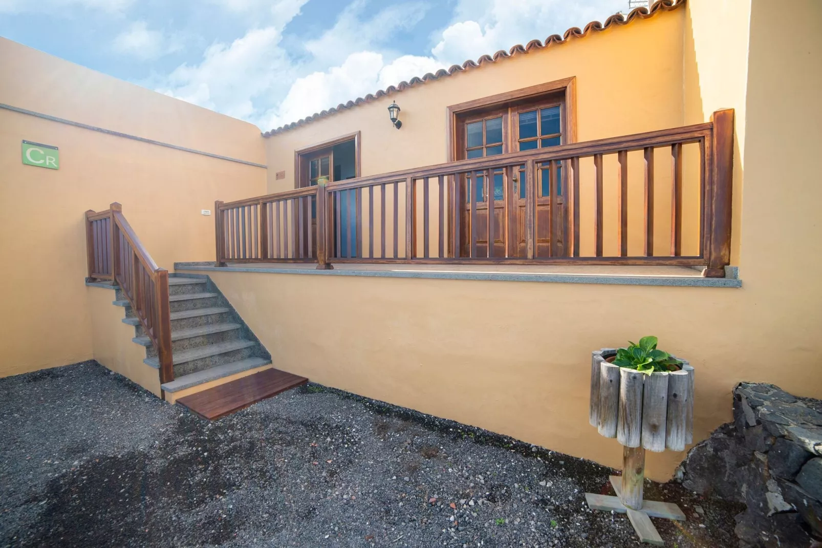 La Bodega-Exterior summer
