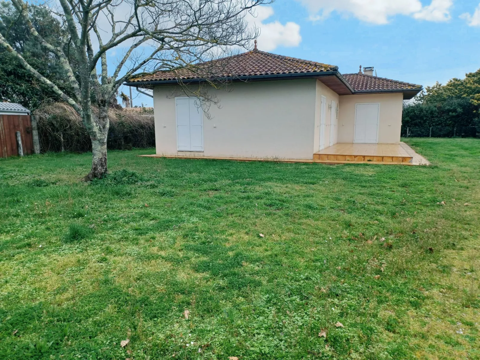 L'Albizia-Outside