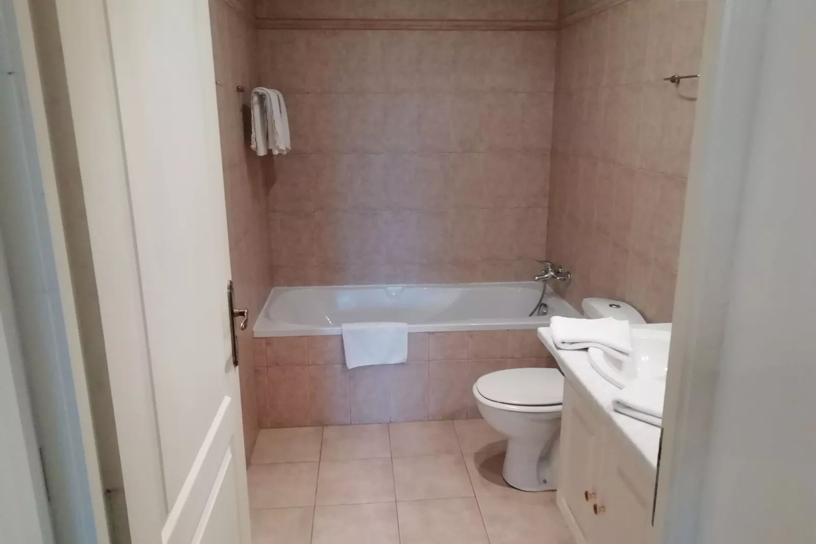 Gîte 11-Bathroom