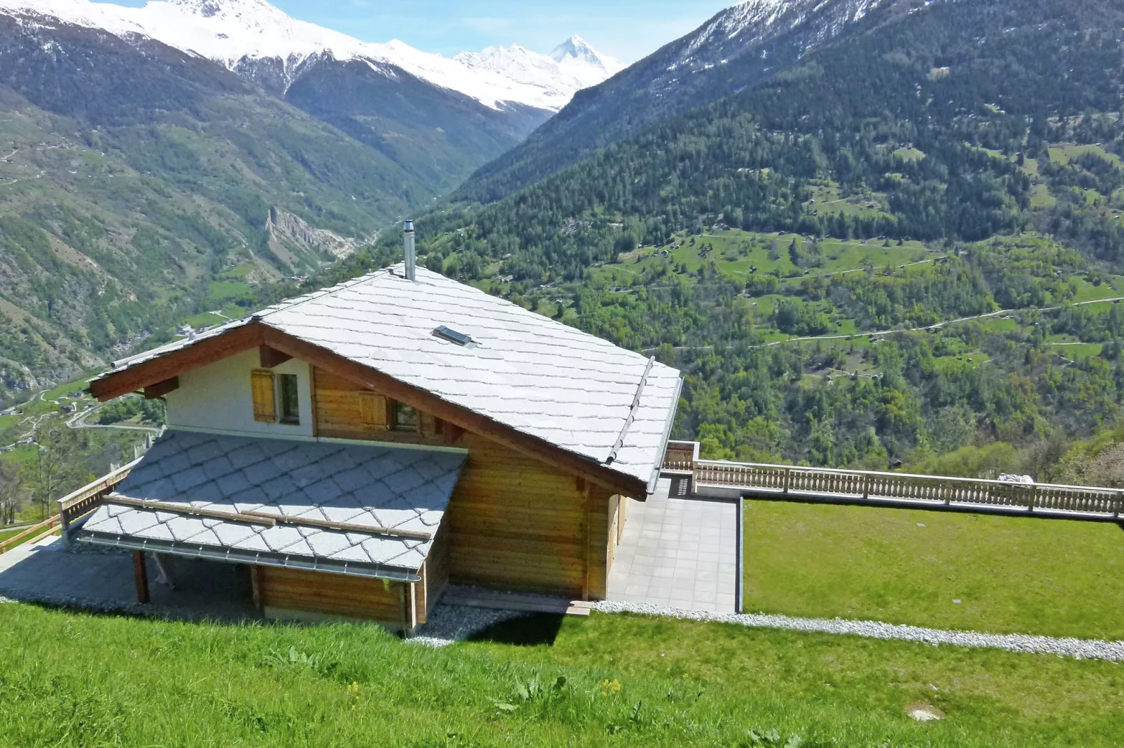 Chalet Ourson Blanc-Exterior summer