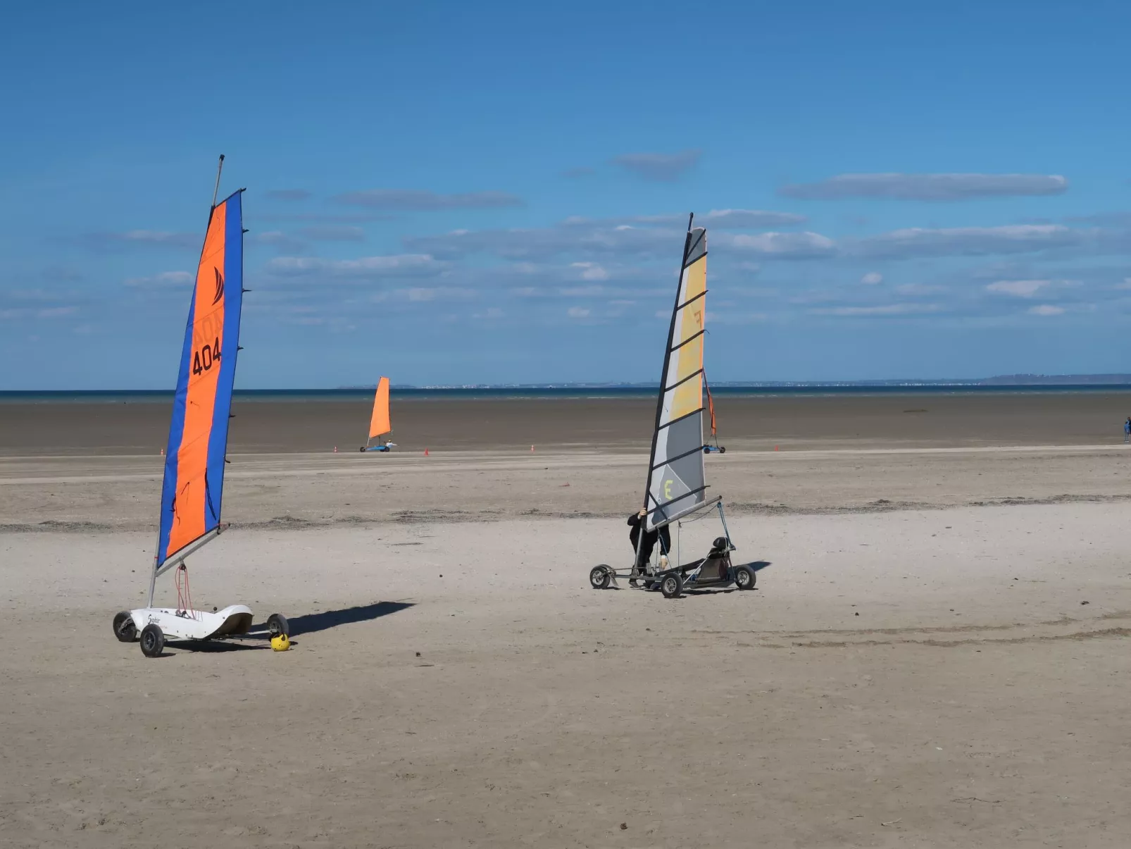 Les yeux dans la baie-Area
