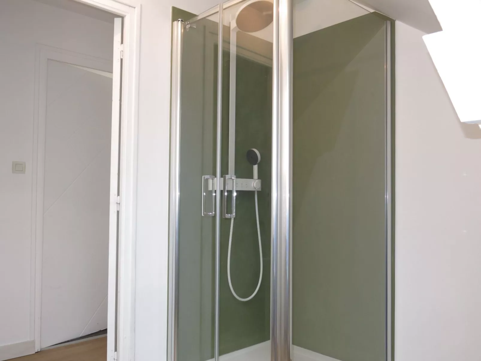 Le Clos Velin-Inside