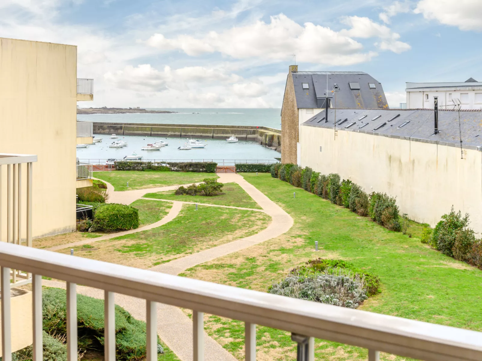 Les Terrasses Port Maria-Outside