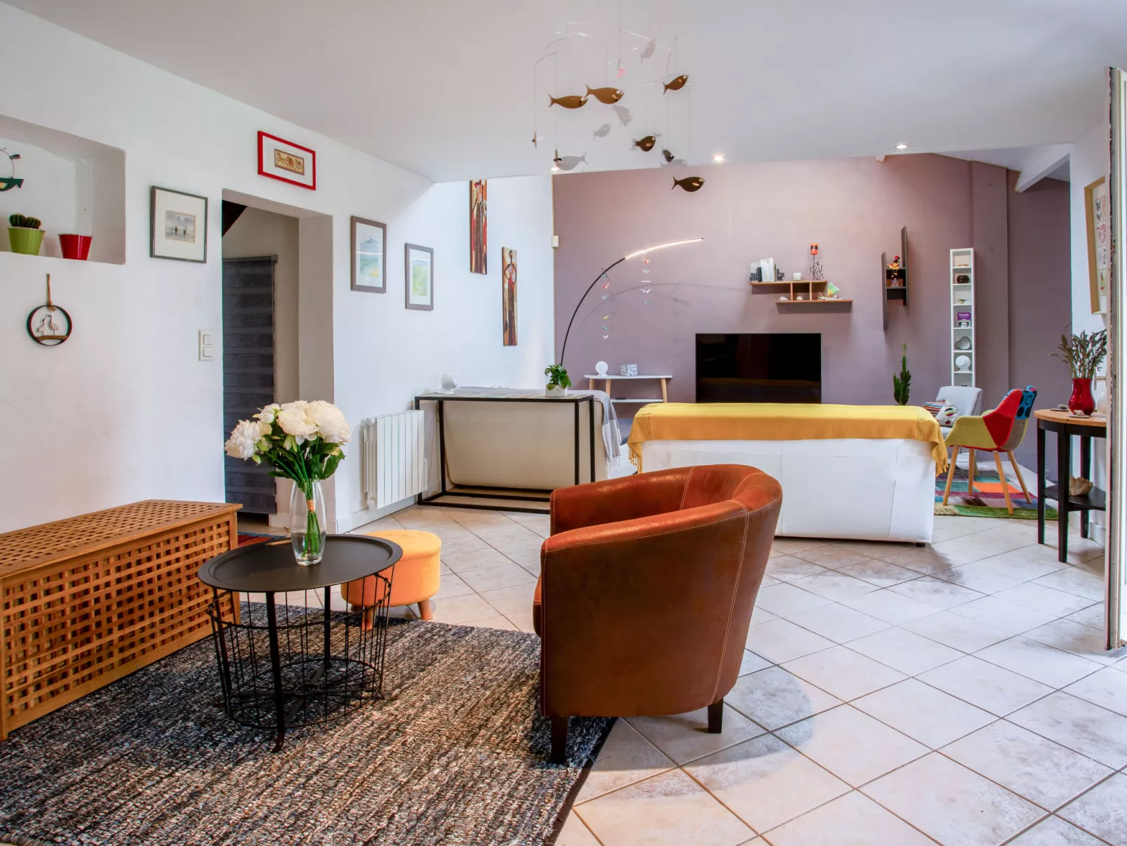 Rive Droite-Inside