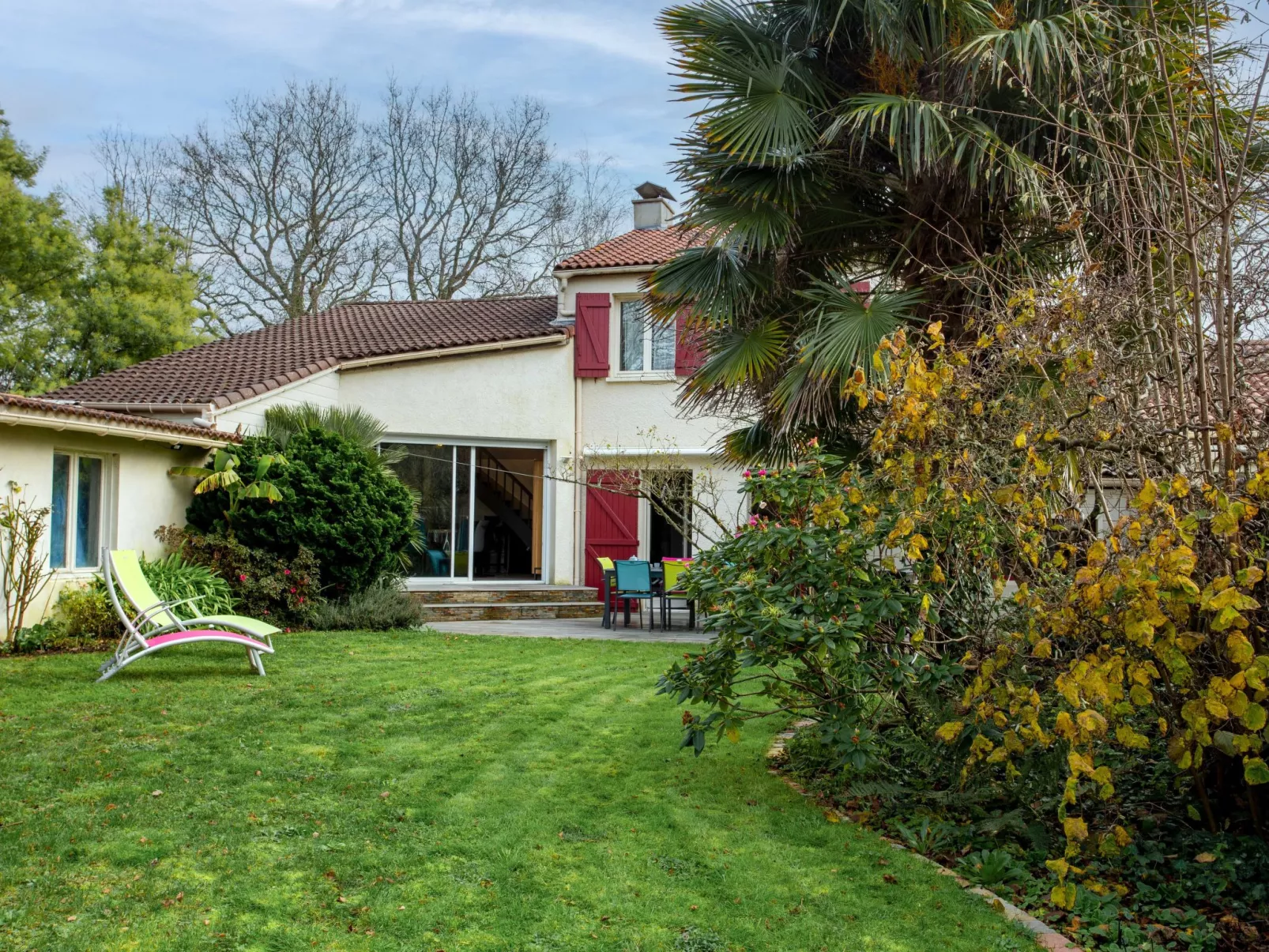 Rive Droite-Outside