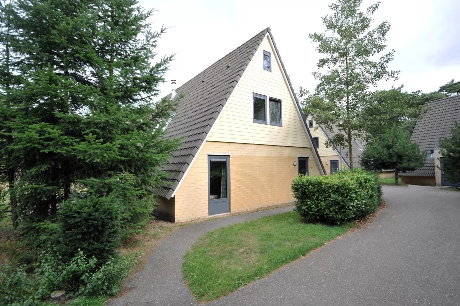 Vakantiepark de Katjeskelder 23-Außenbereich Sommer