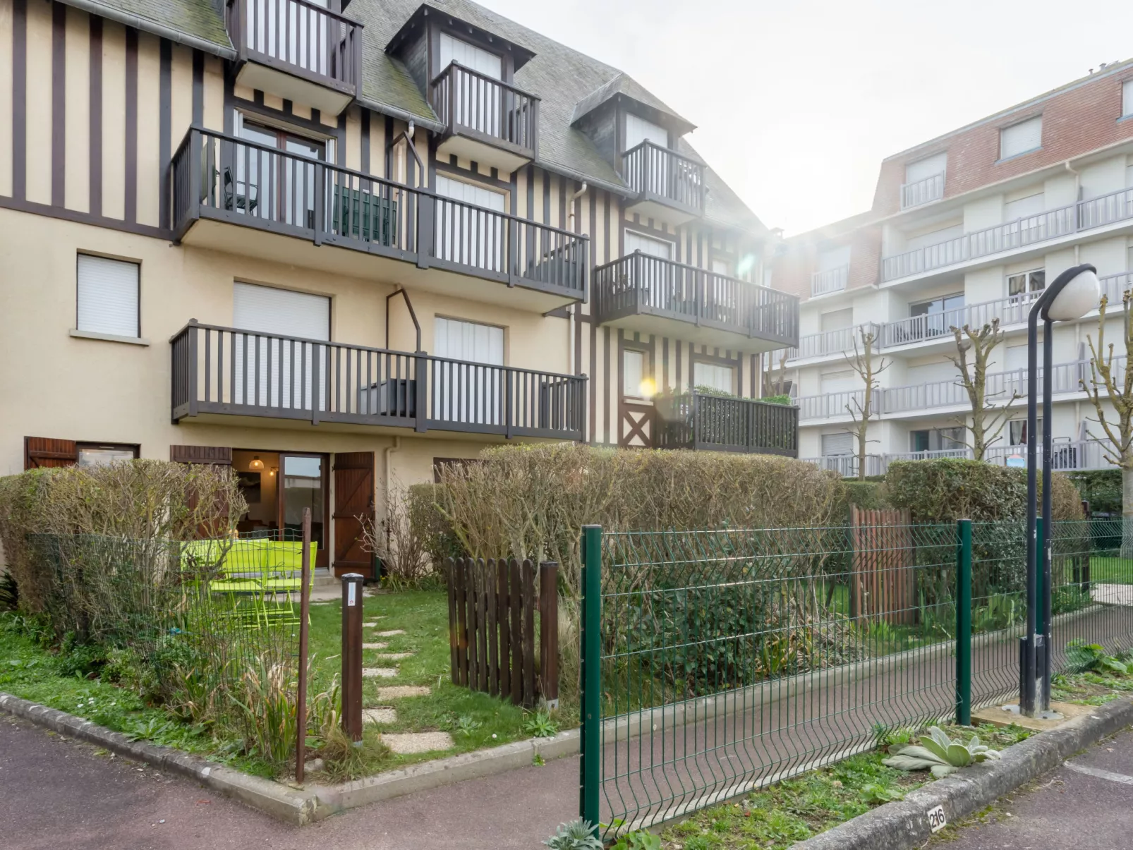 Le Vert Clos-Outside