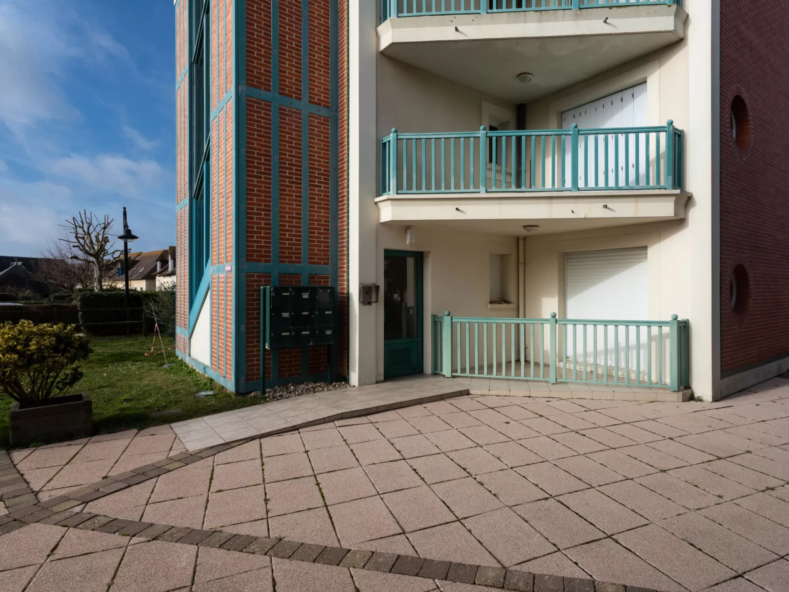 Le Belvédère-Outside