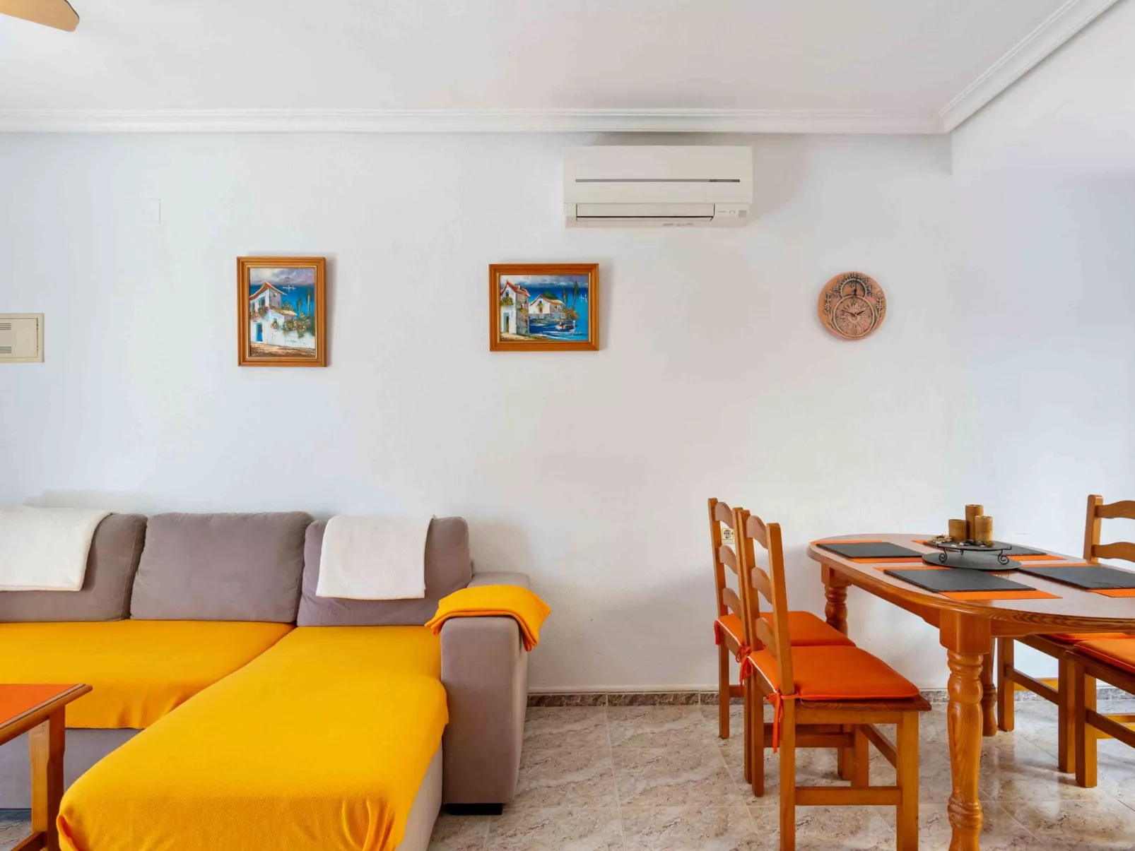 Lomas de Cabo Roig-Inside