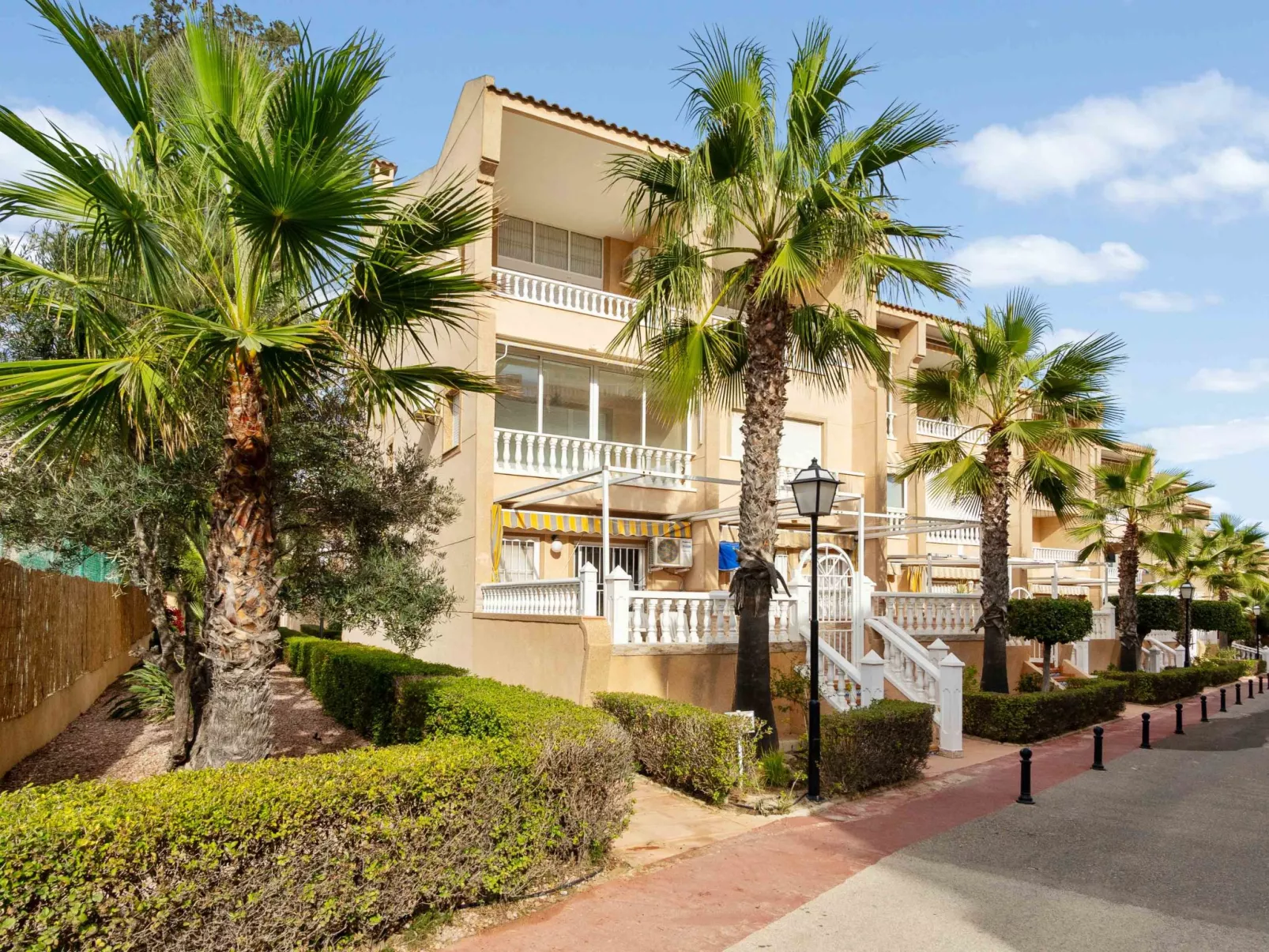 Residencial El Pinar-Draußen