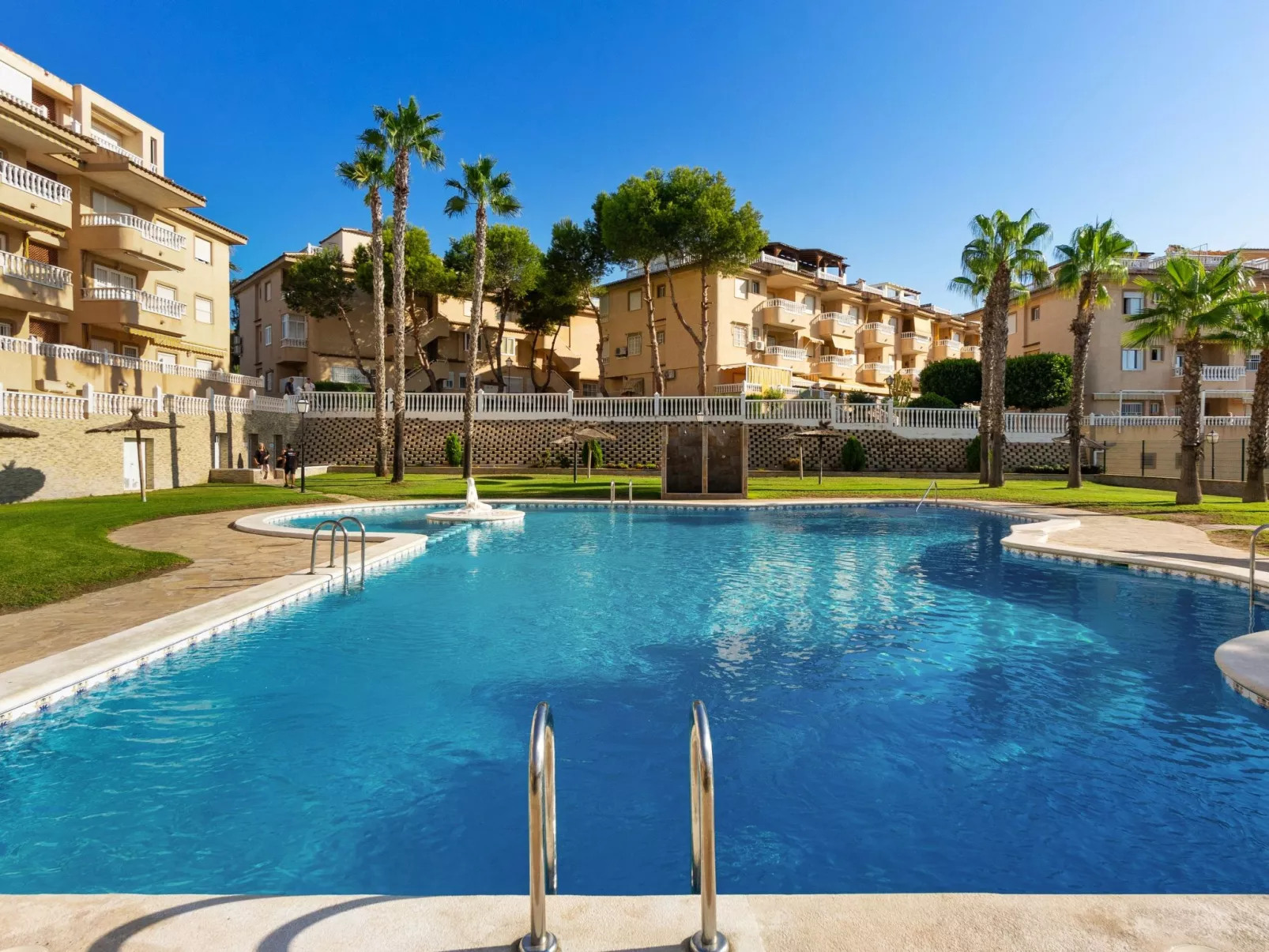 Residencial El Pinar-Draußen
