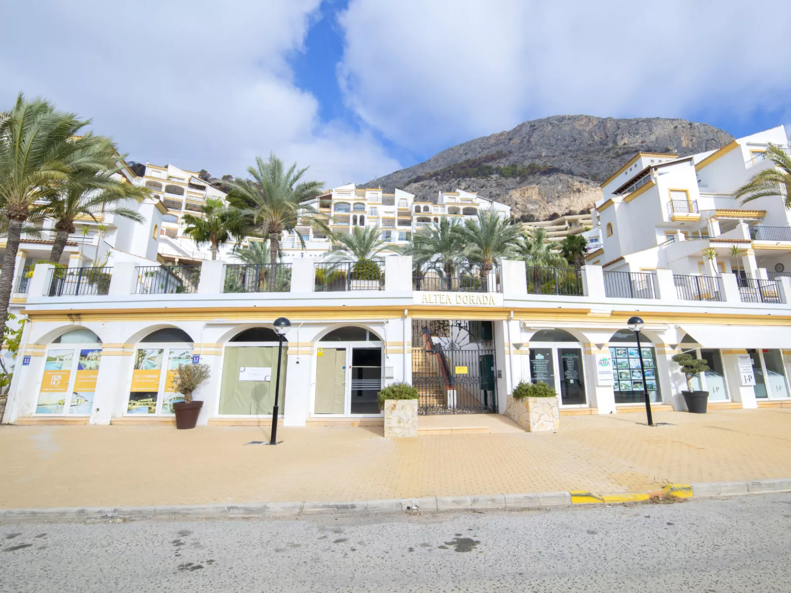 Altea Dorada-Outside